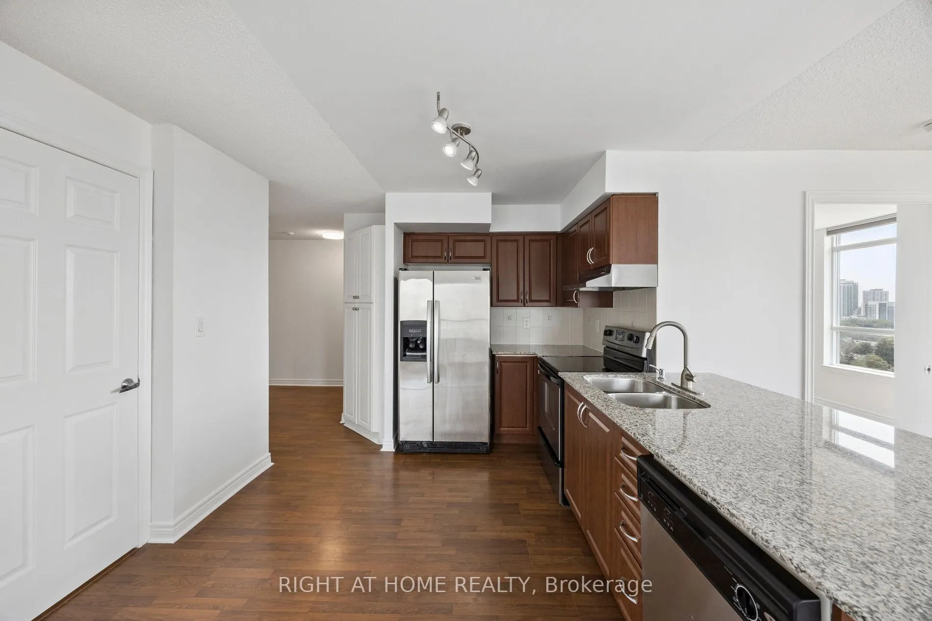 225 Wellesley Street E, #1203