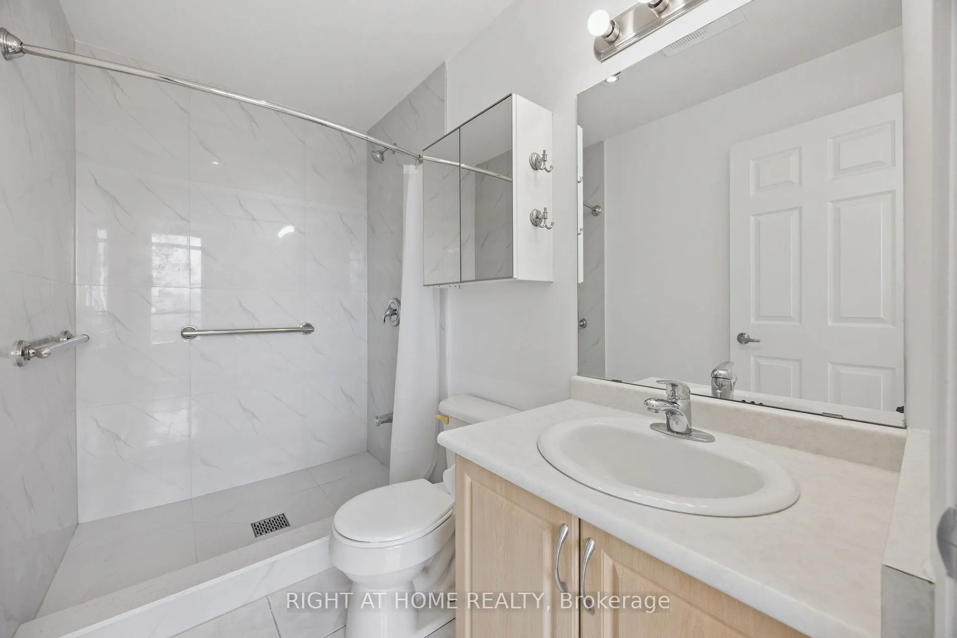 225 Wellesley Street E, #1203