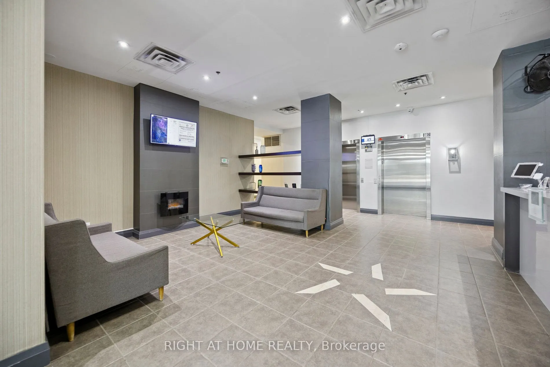 225 Wellesley Street E, #1203