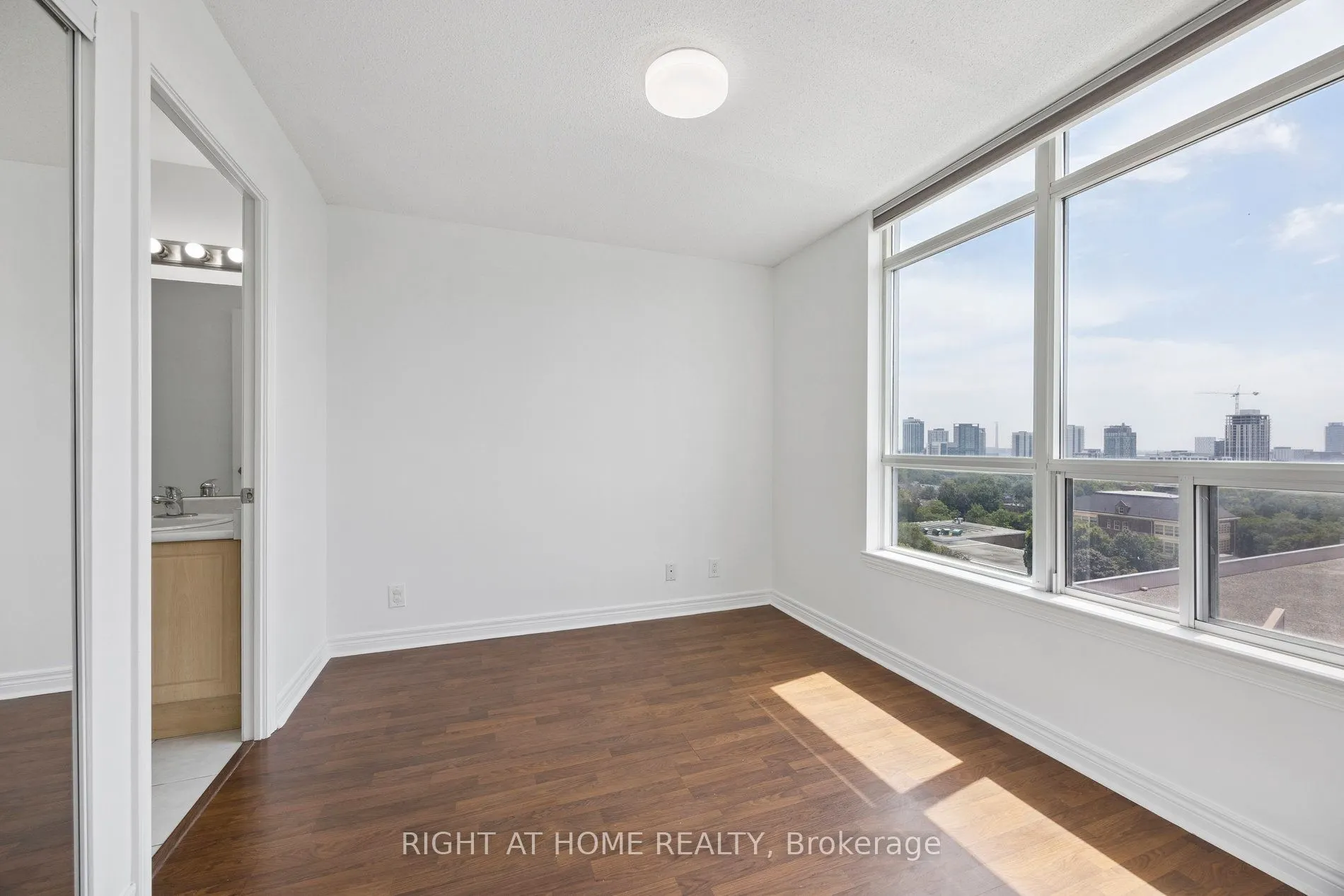 225 Wellesley Street E, #1203