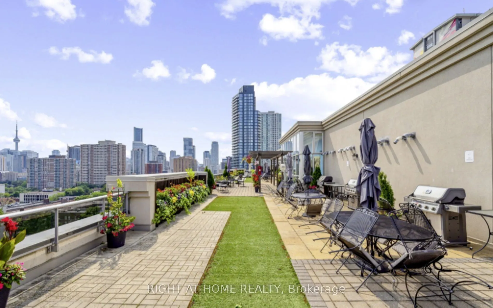 225 Wellesley Street E, #1203