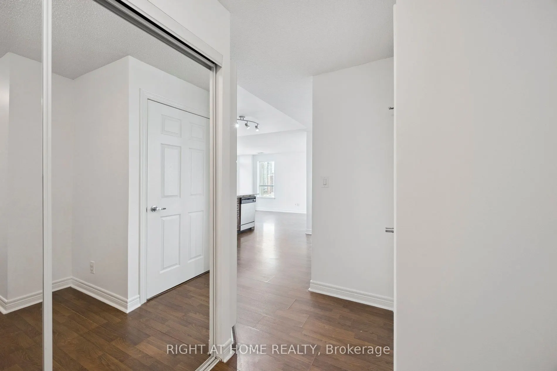 225 Wellesley Street E, #1203