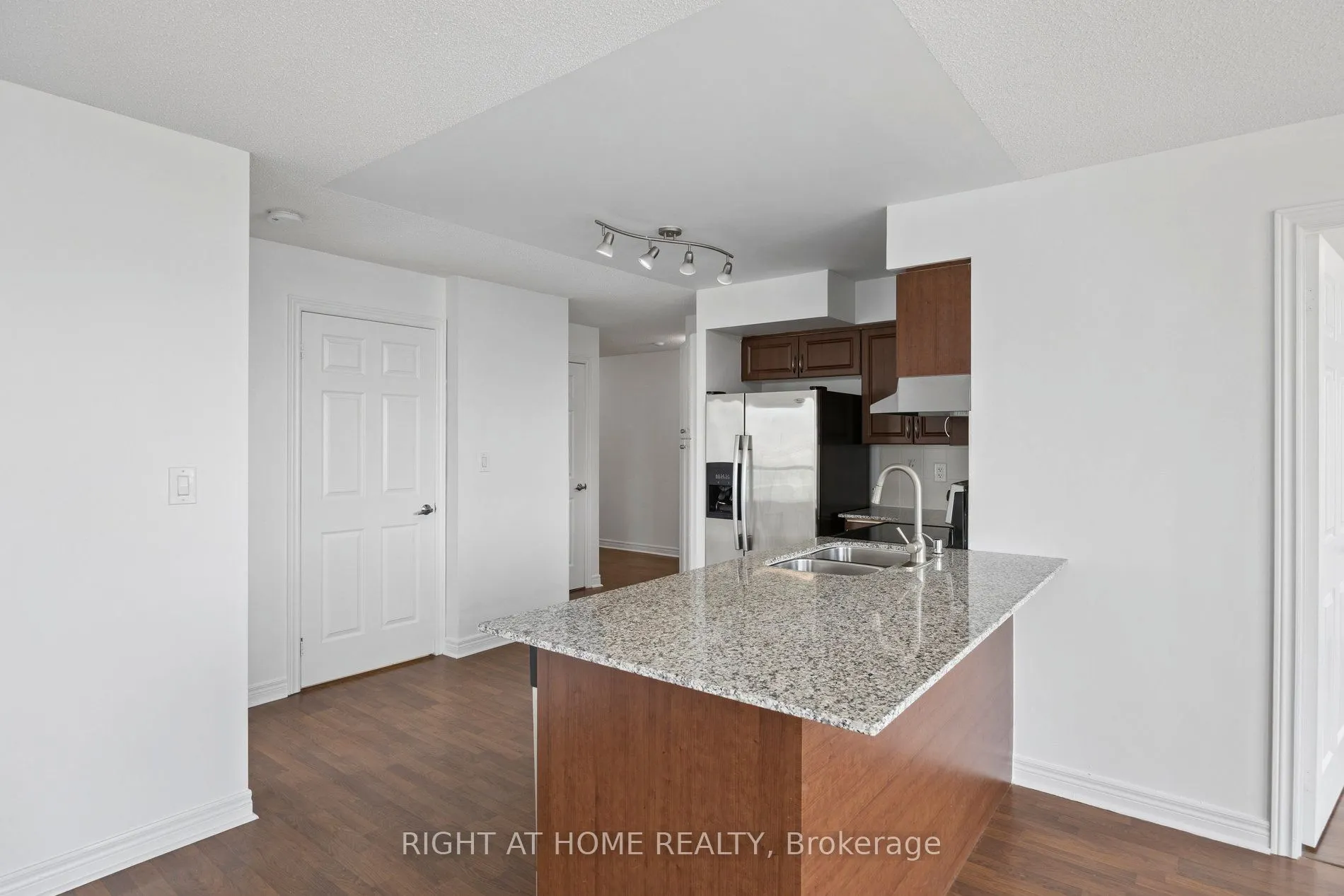 225 Wellesley Street E, #1203
