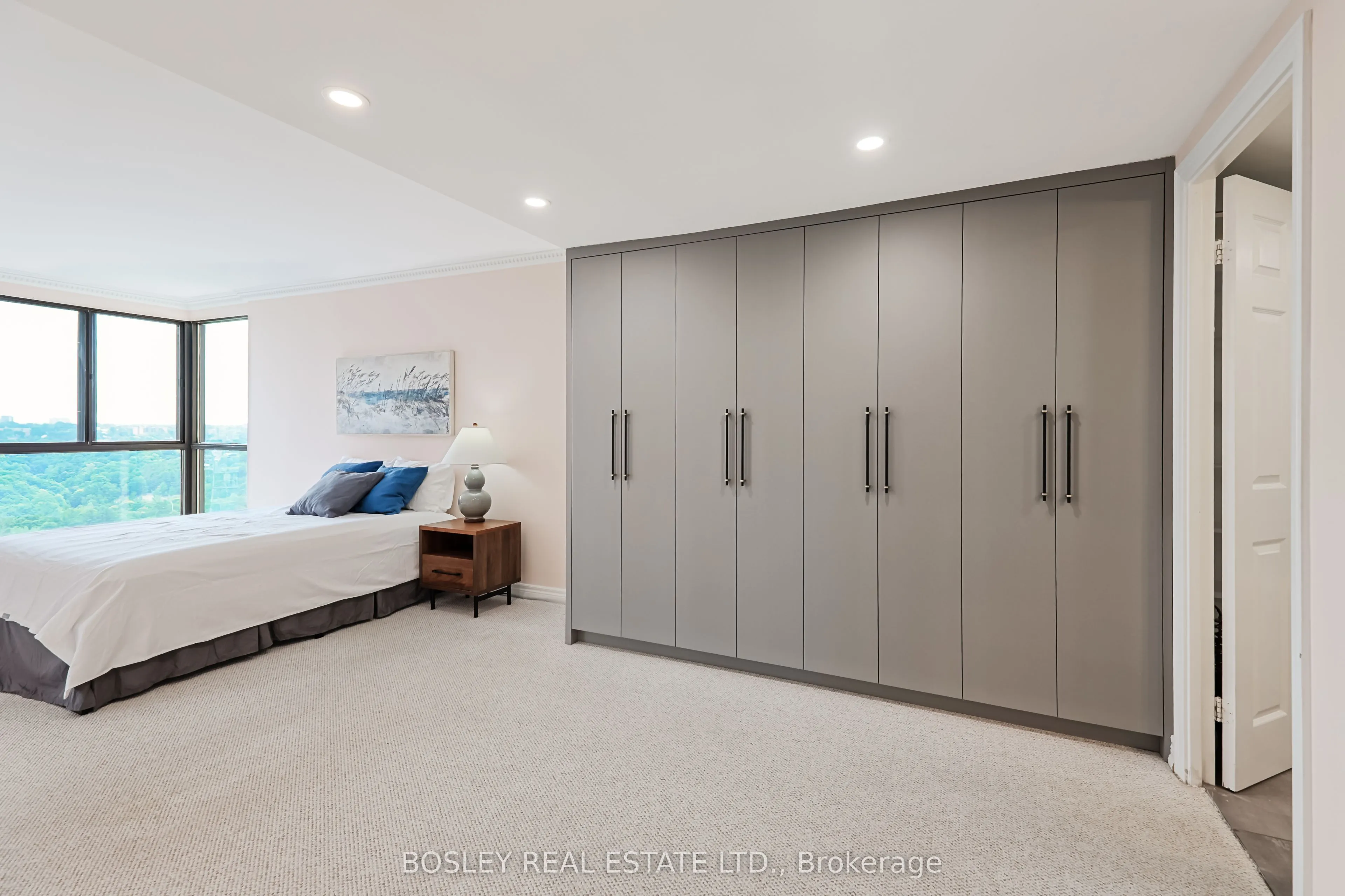 1 Concorde Place, #1907