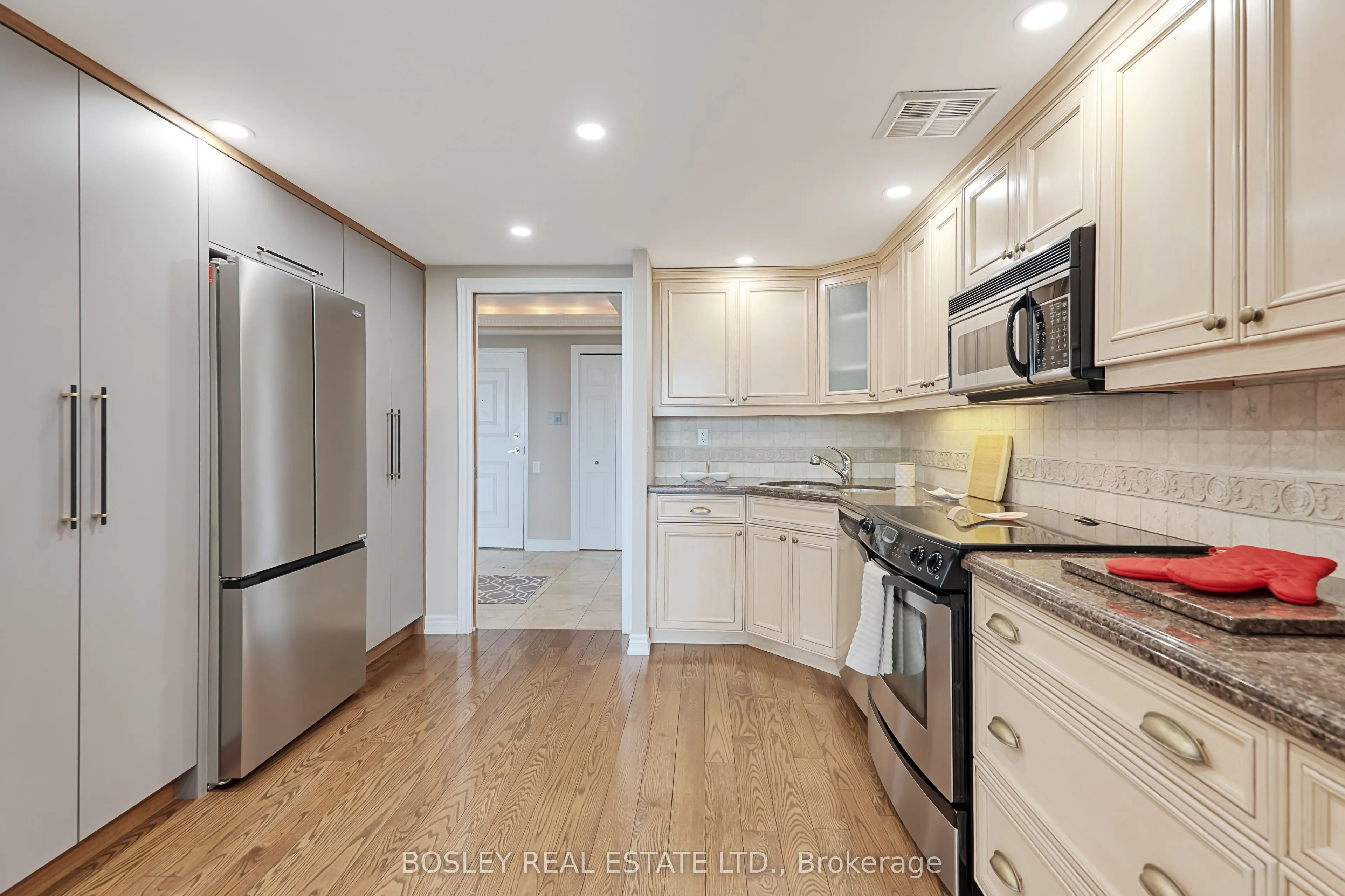 1 Concorde Place, #1907