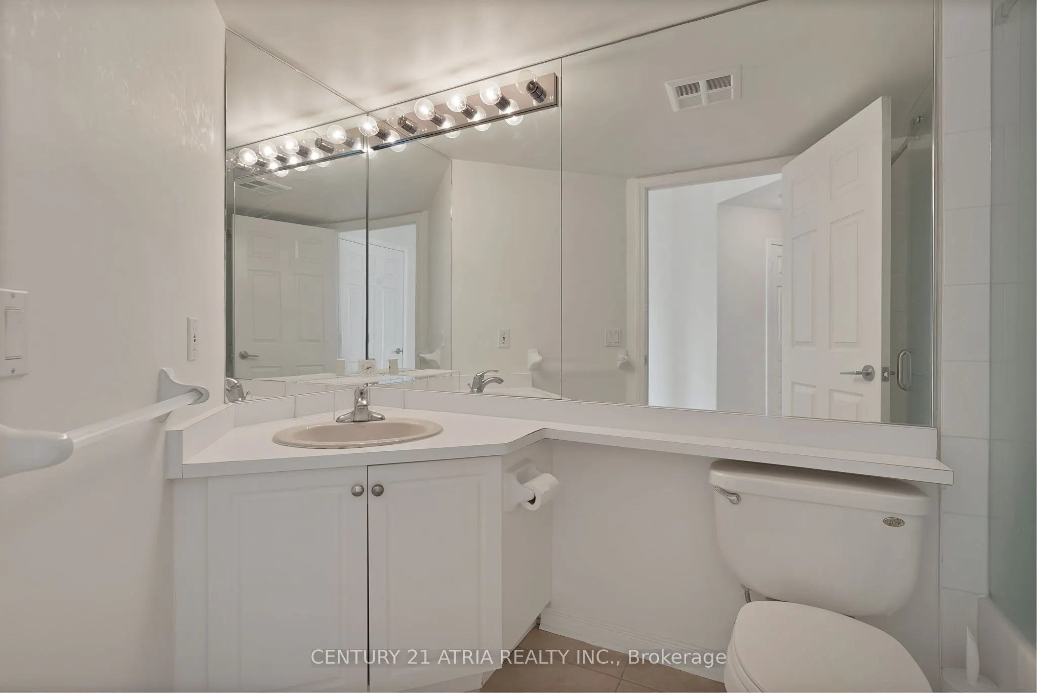 455 Rosewell Avenue, #204
