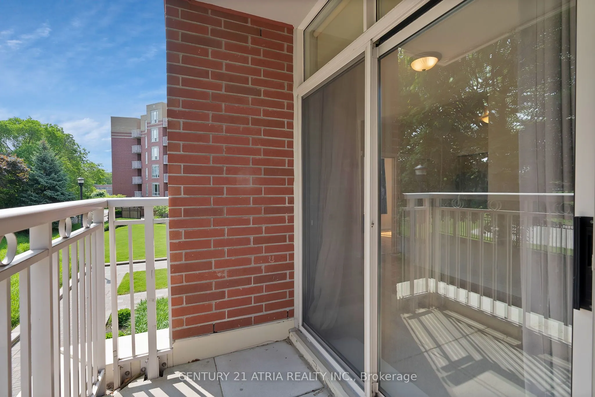 455 Rosewell Avenue, #204
