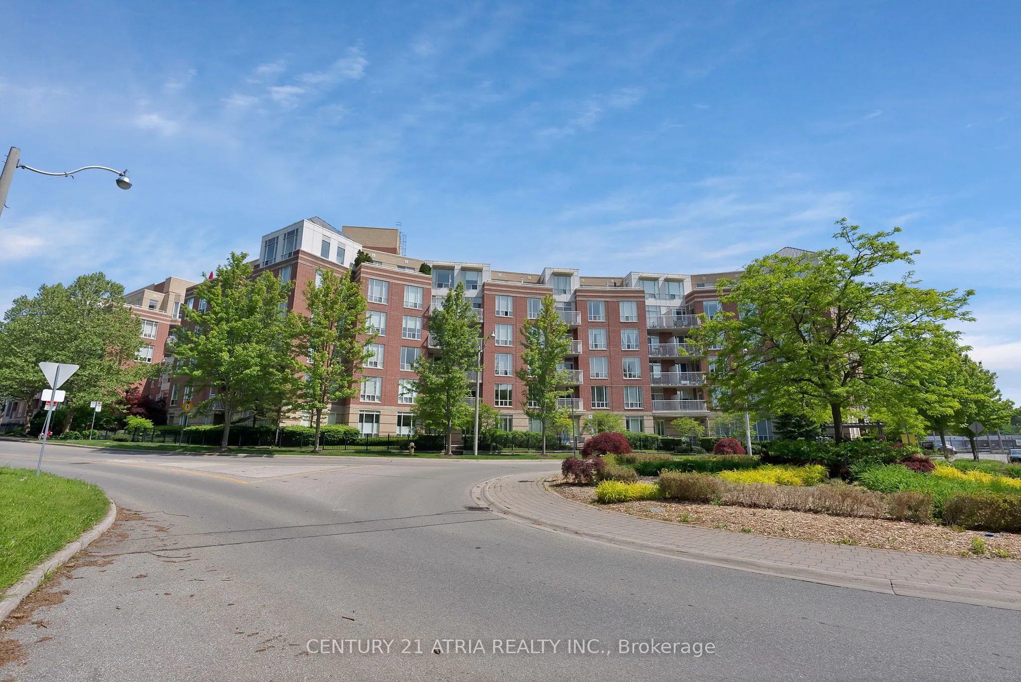 455 Rosewell Avenue, #204
