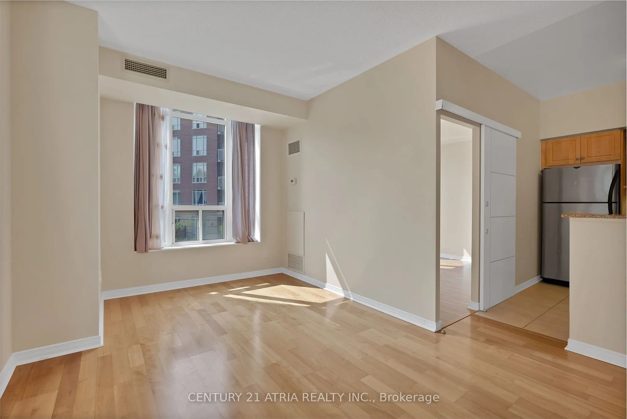 455 Rosewell Avenue, #204