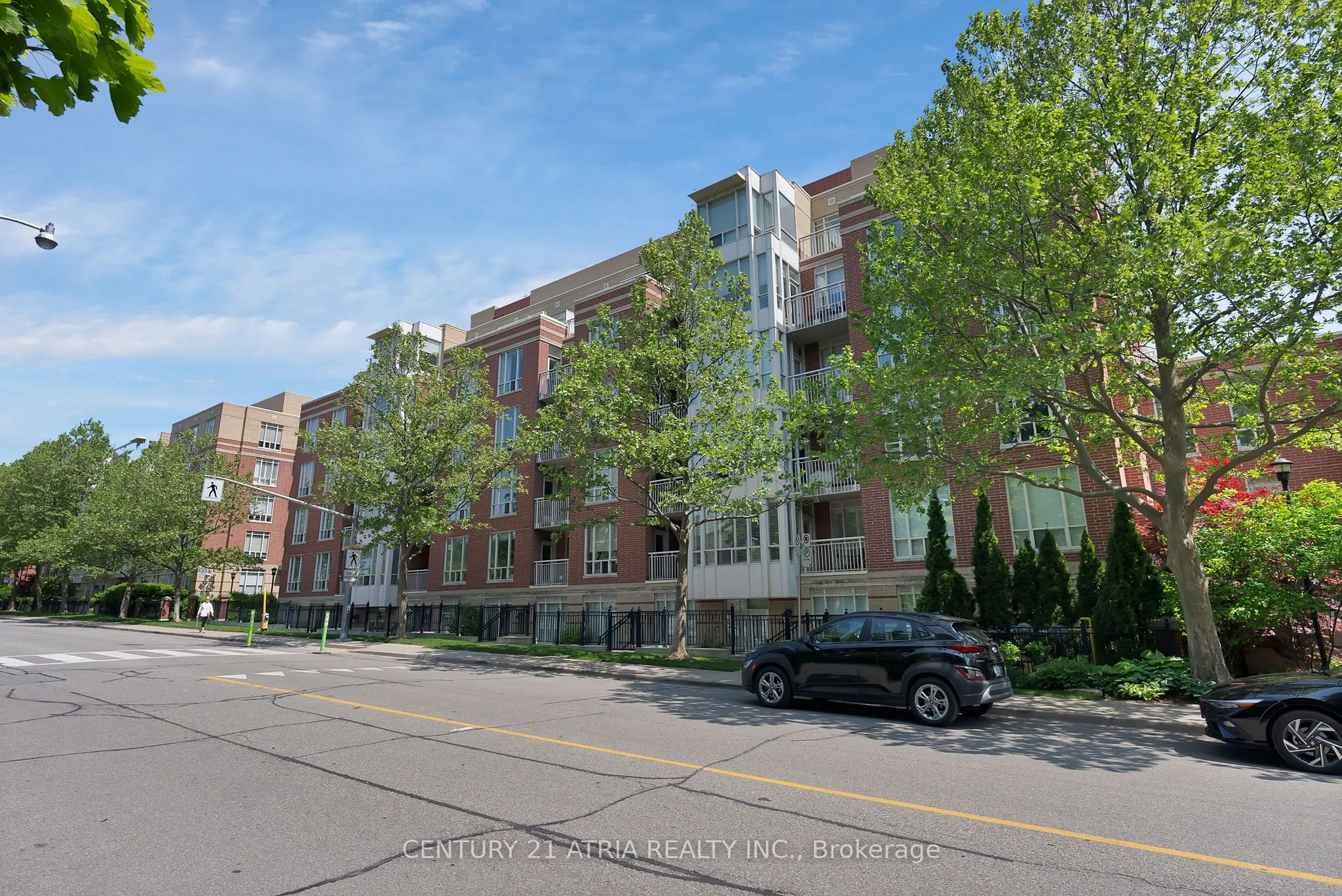 455 Rosewell Avenue, #204