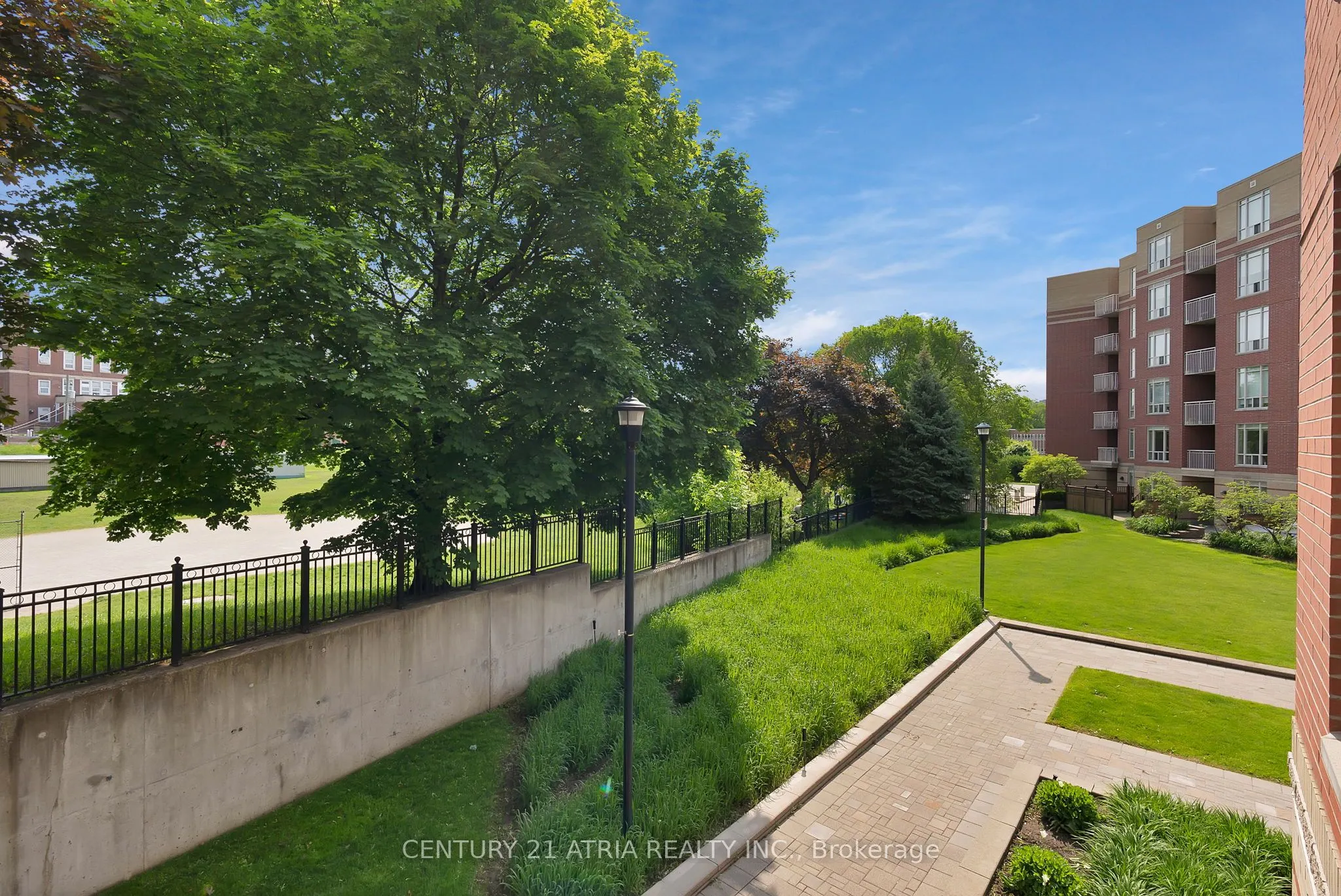 455 Rosewell Avenue, #204