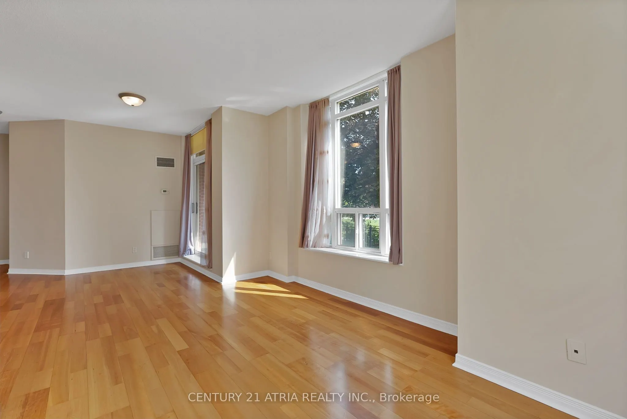 455 Rosewell Avenue, #204