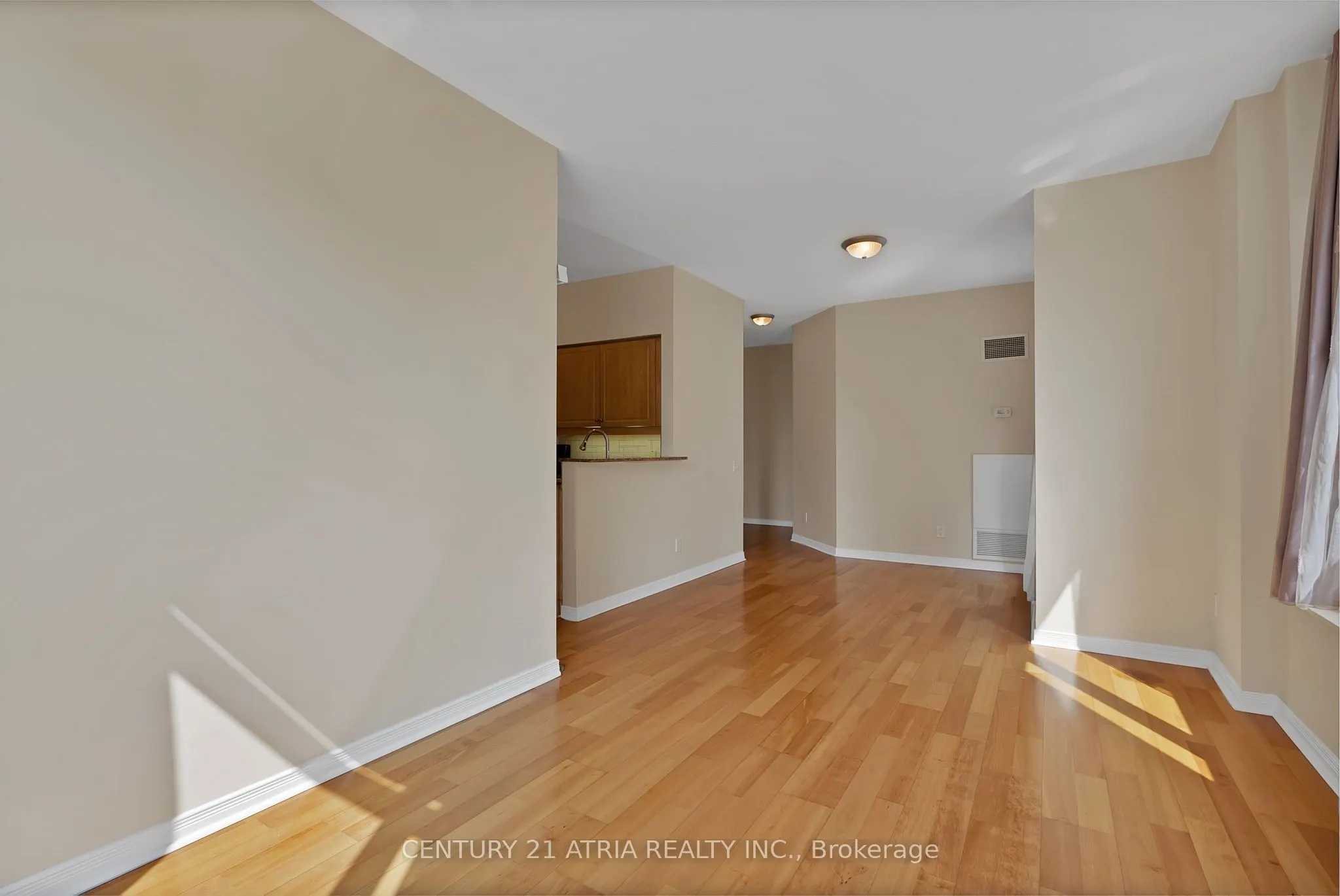 455 Rosewell Avenue, #204