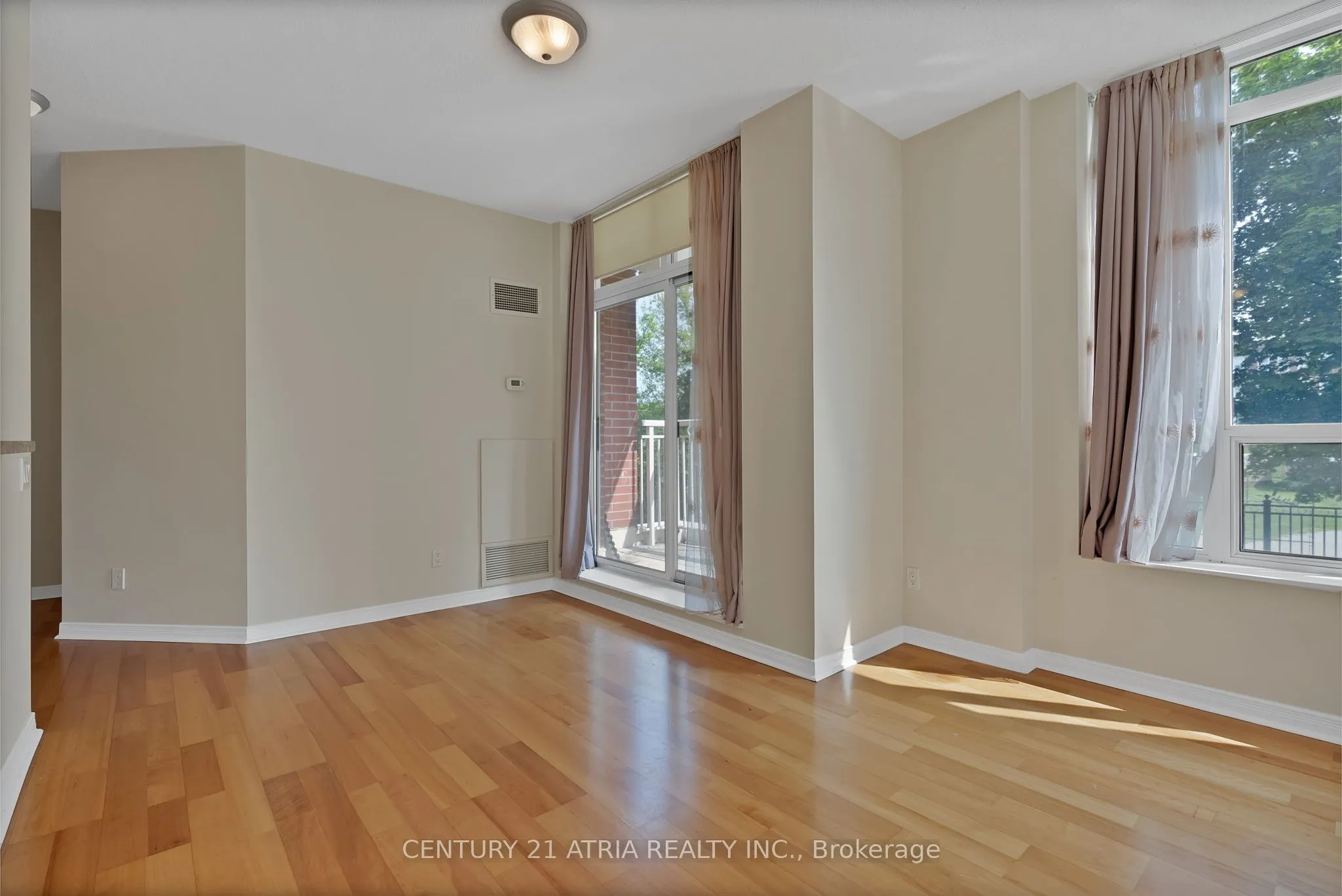 455 Rosewell Avenue, #204