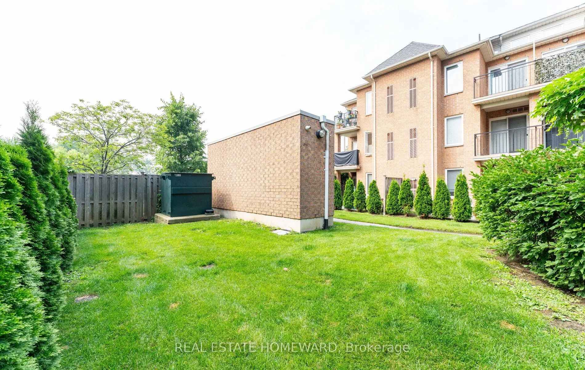 2 Brian Peck Crescent, #102