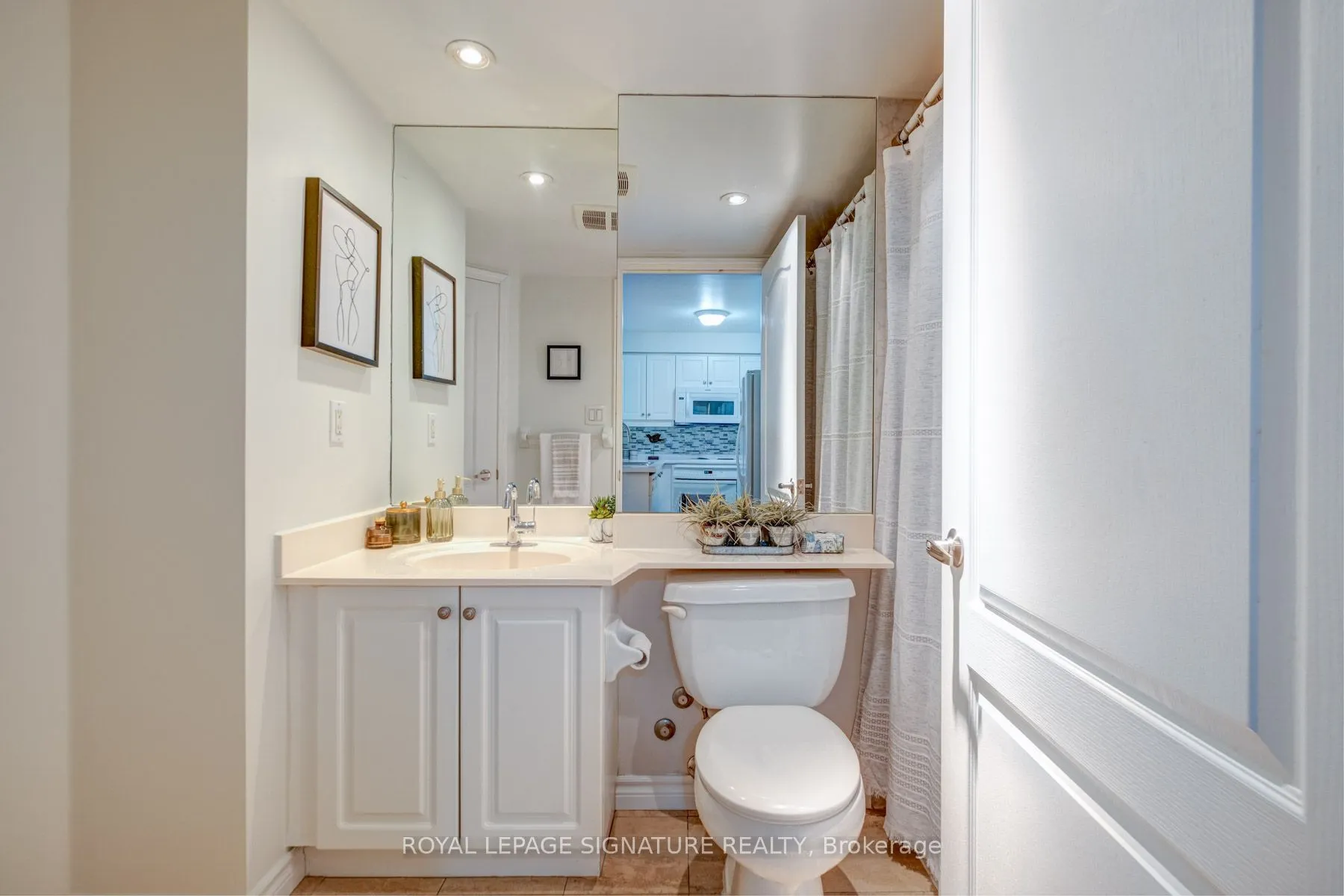 3130 Yonge Street, #401
