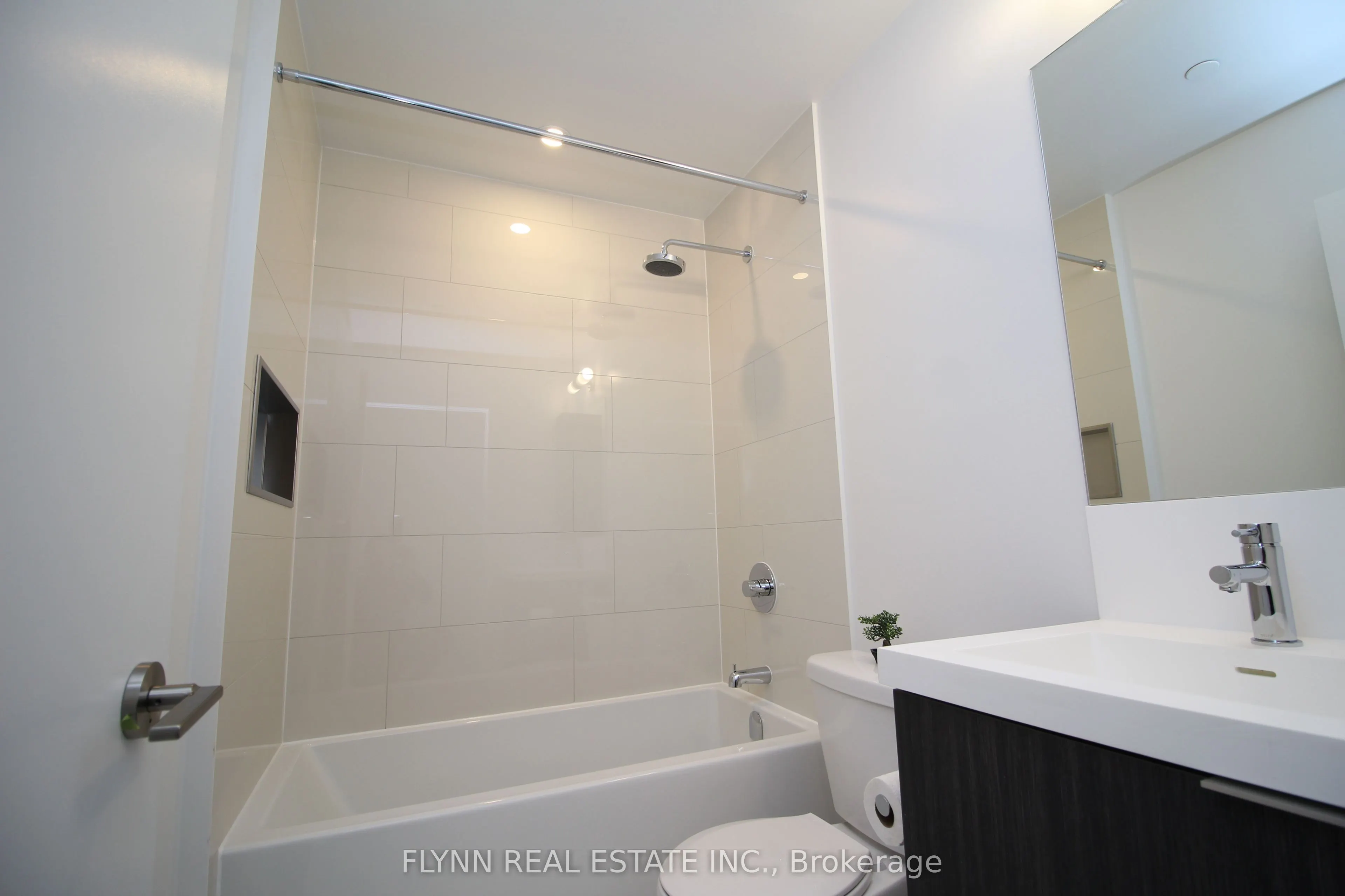 225 Sumach Street, #608