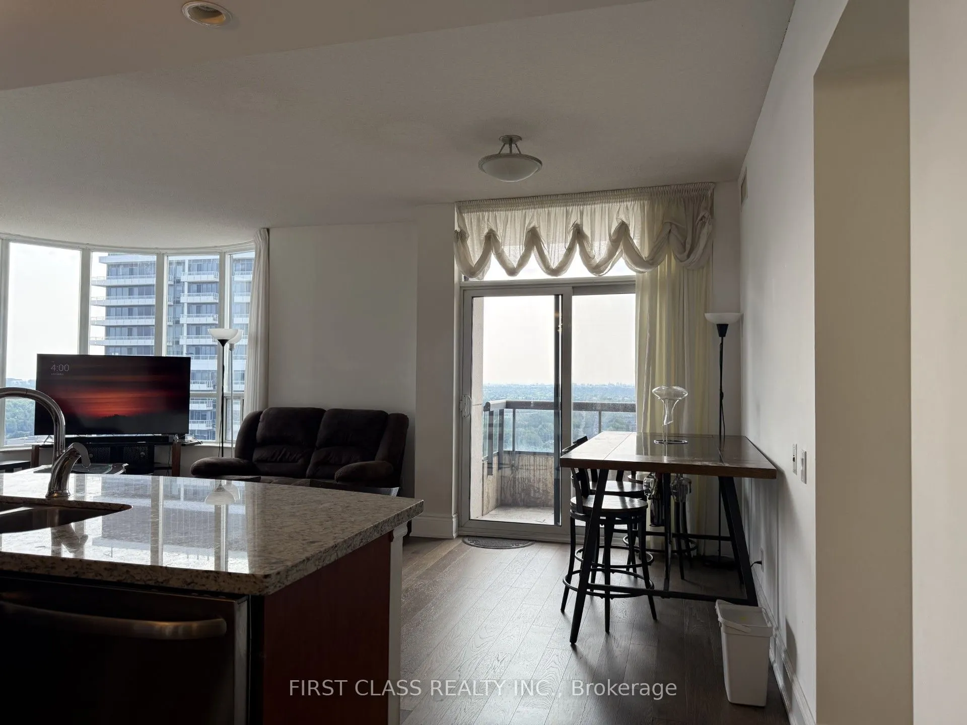 5 Northtown Way, #2502