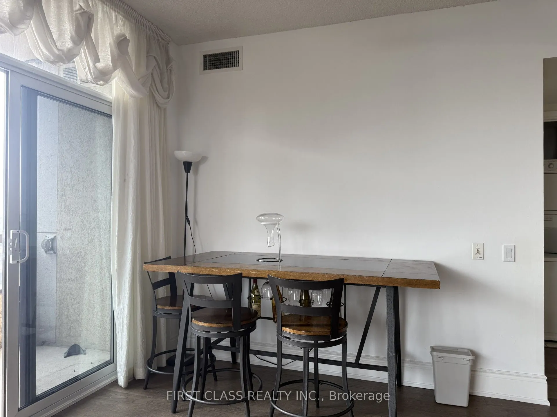 5 Northtown Way, #2502