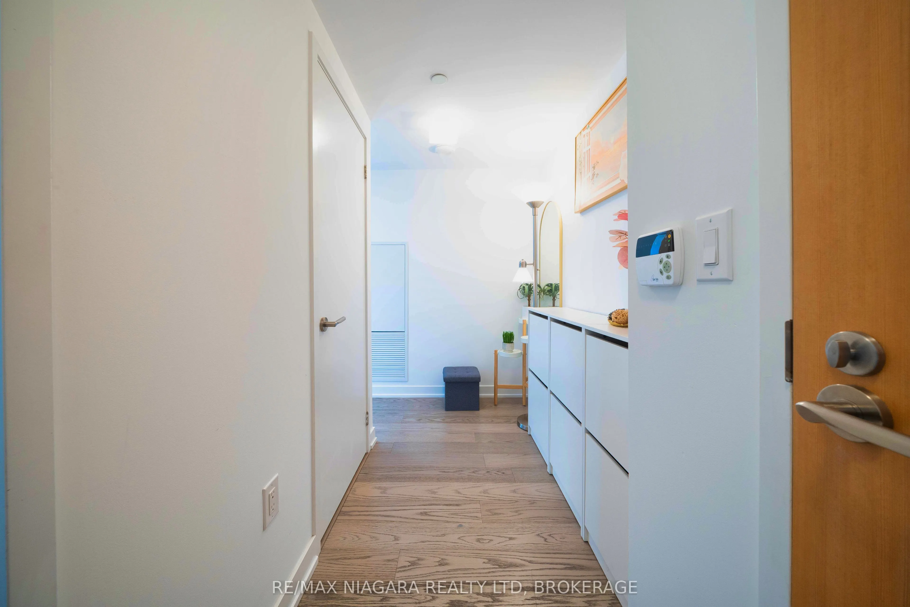 11 Wellesley Street W, #1105