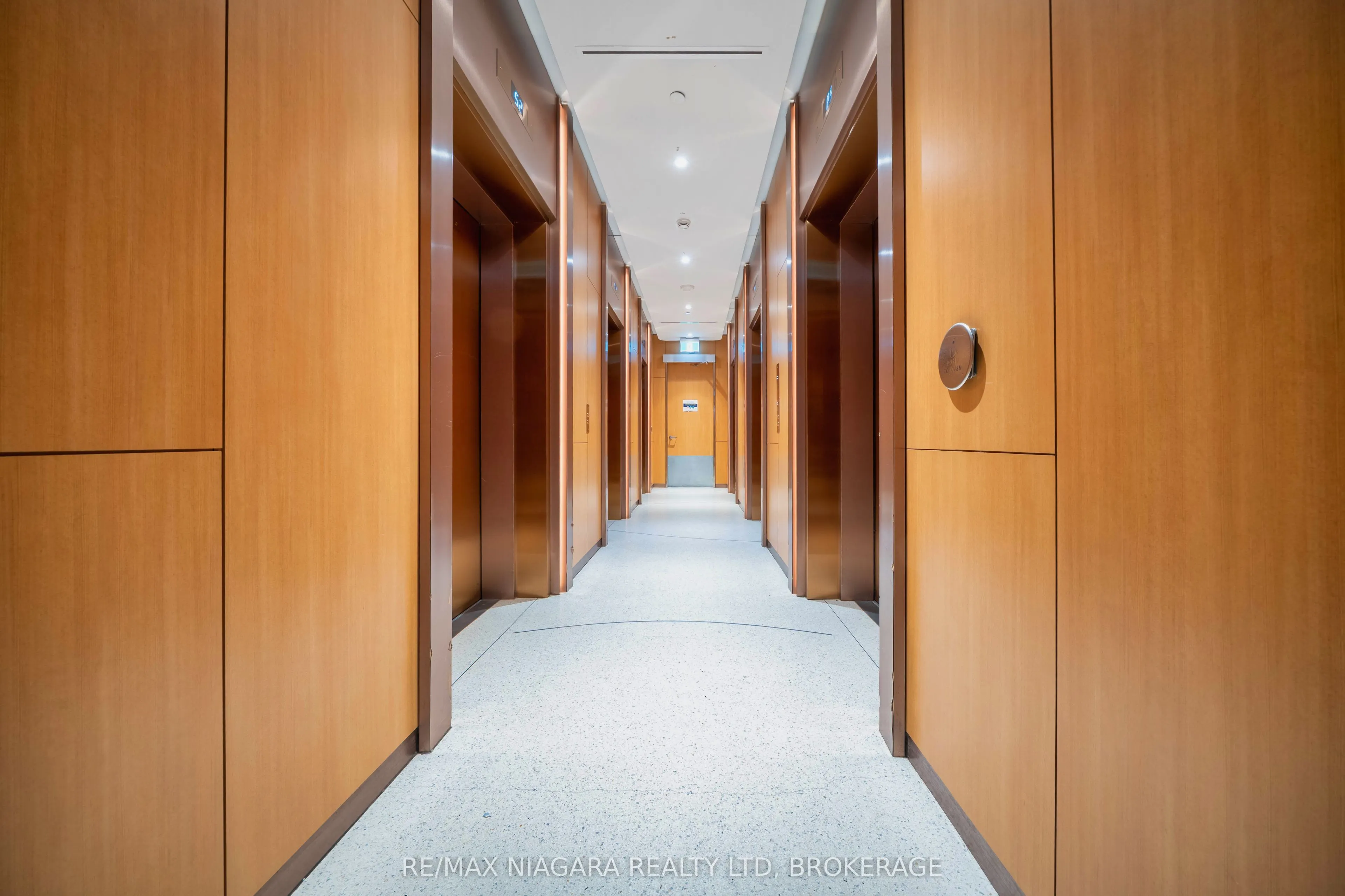 11 Wellesley Street W, #1105