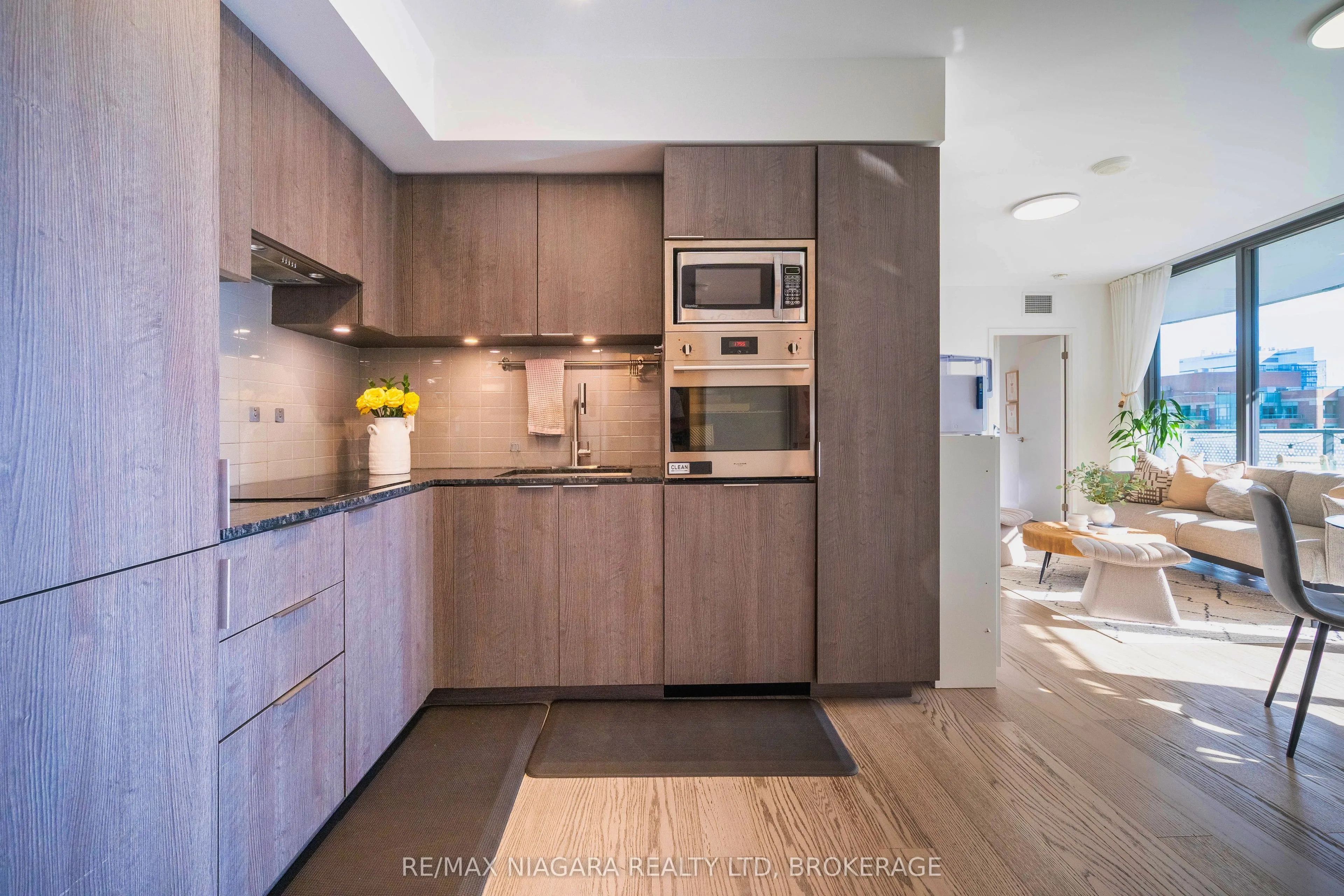 11 Wellesley Street W, #1105