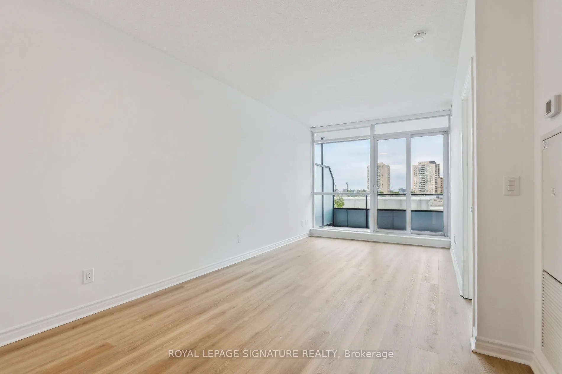 2885 Bayview Avenue, #233