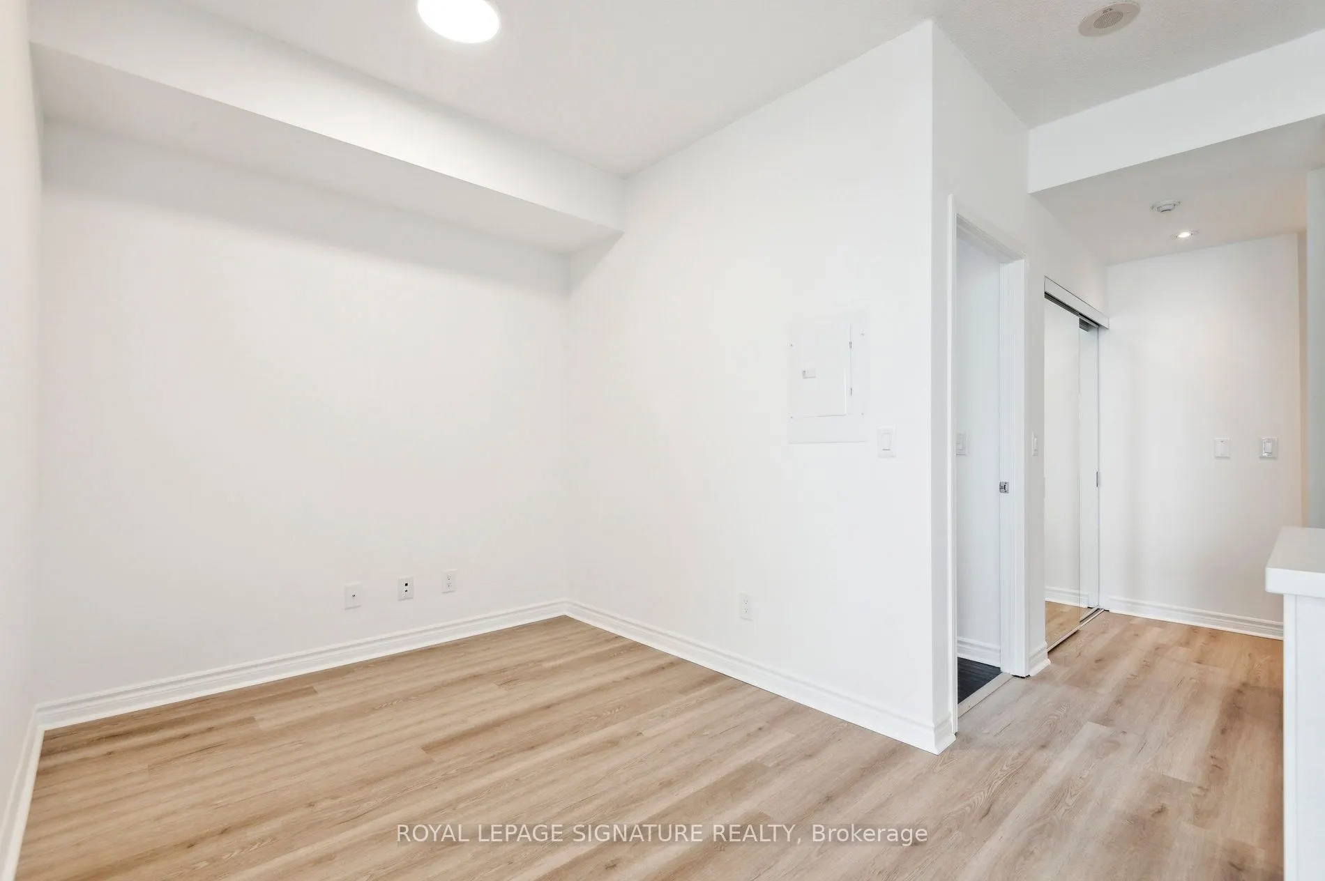 2885 Bayview Avenue, #233