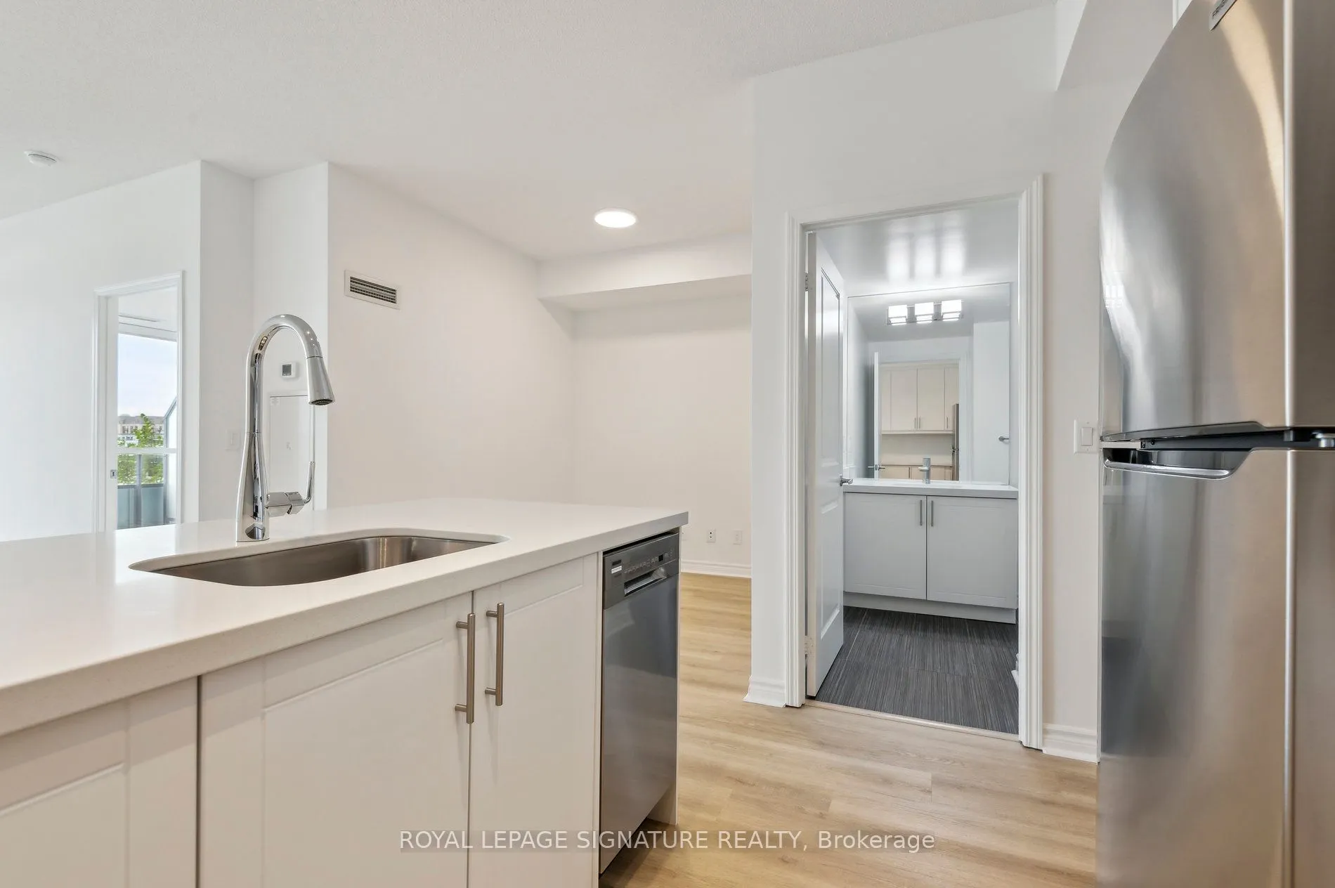 2885 Bayview Avenue, #233