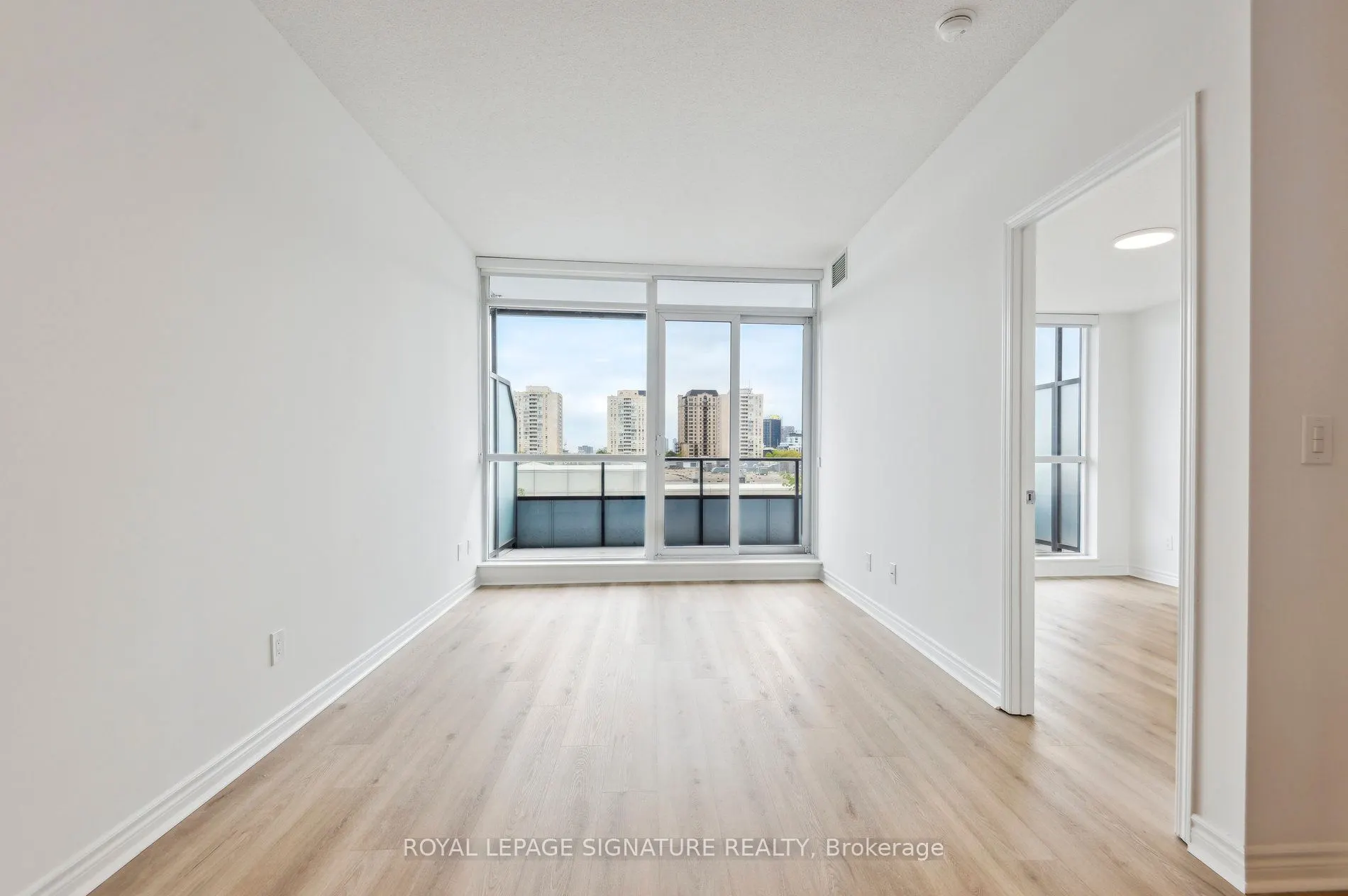 2885 Bayview Avenue, #233