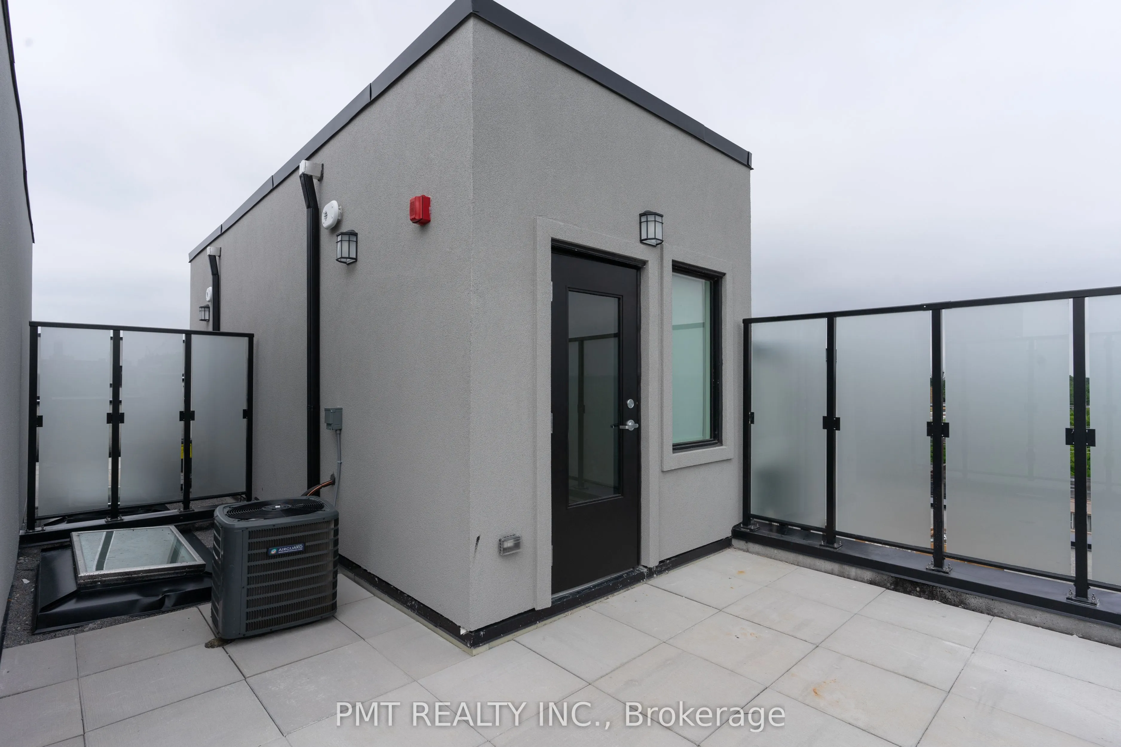 851 Sheppard Avenue W, #37