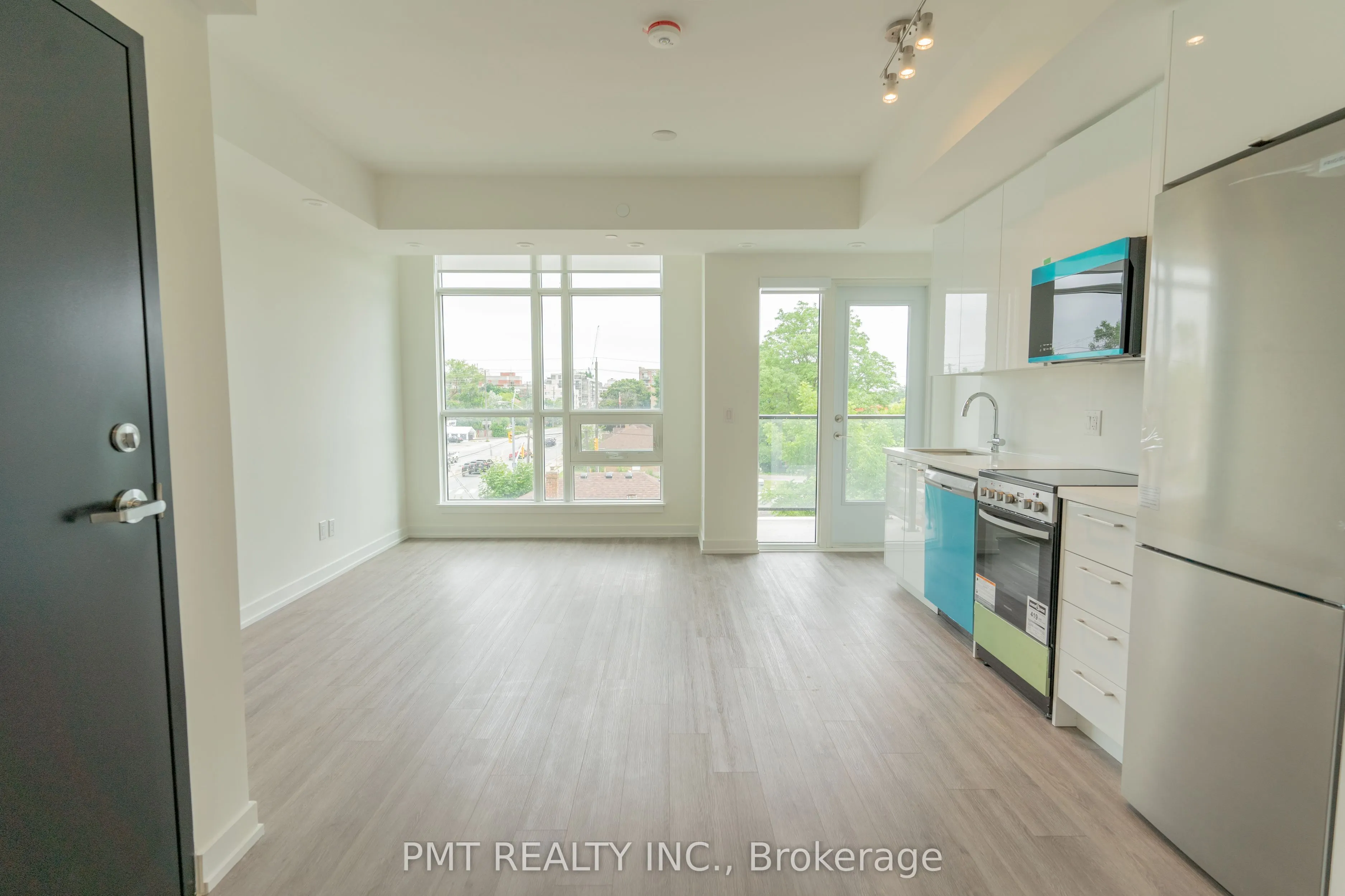 851 Sheppard Avenue W, #37