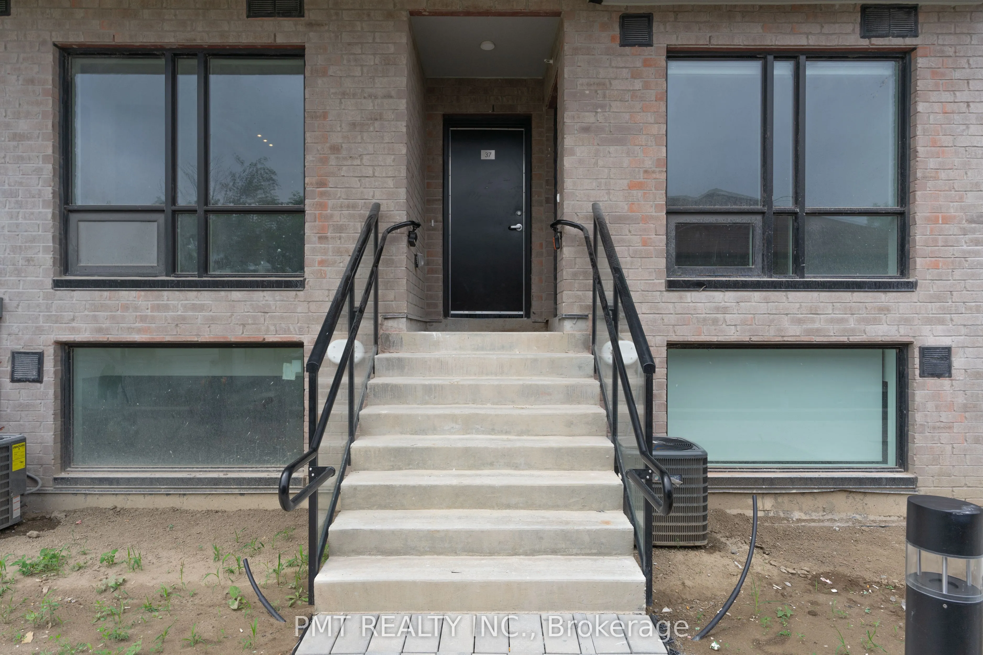 851 Sheppard Avenue W, #37