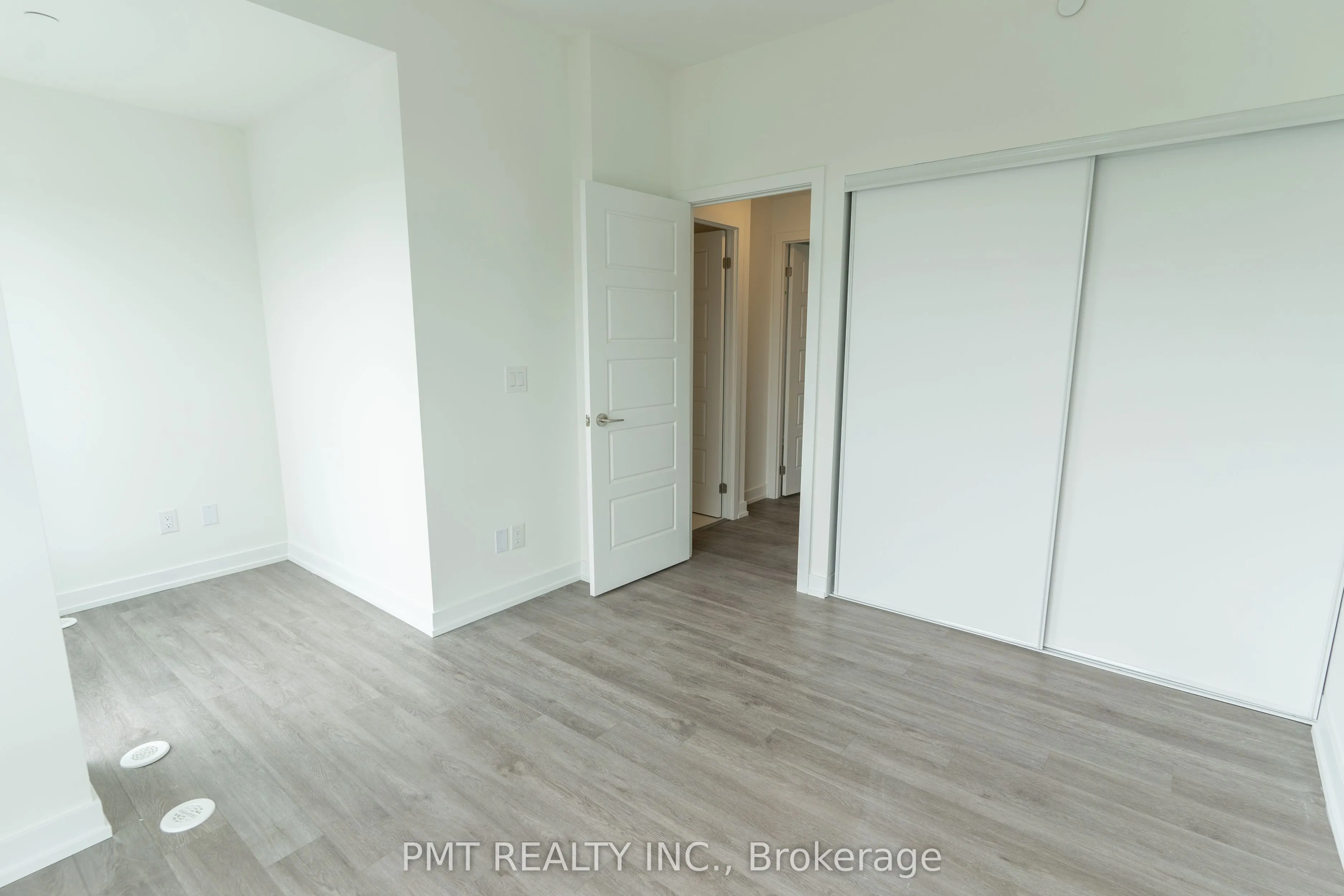 851 Sheppard Avenue W, #37