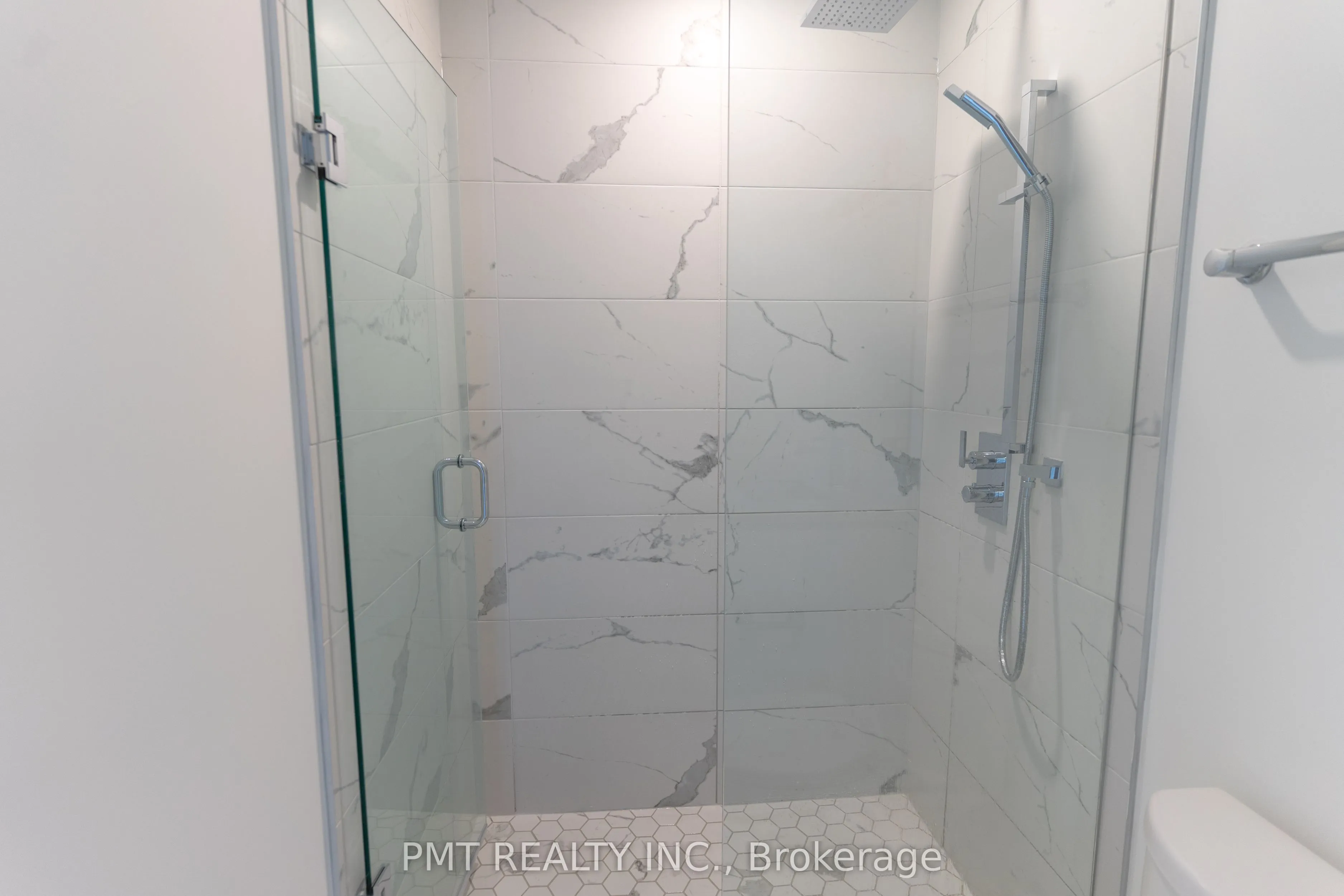 851 Sheppard Avenue W, #37