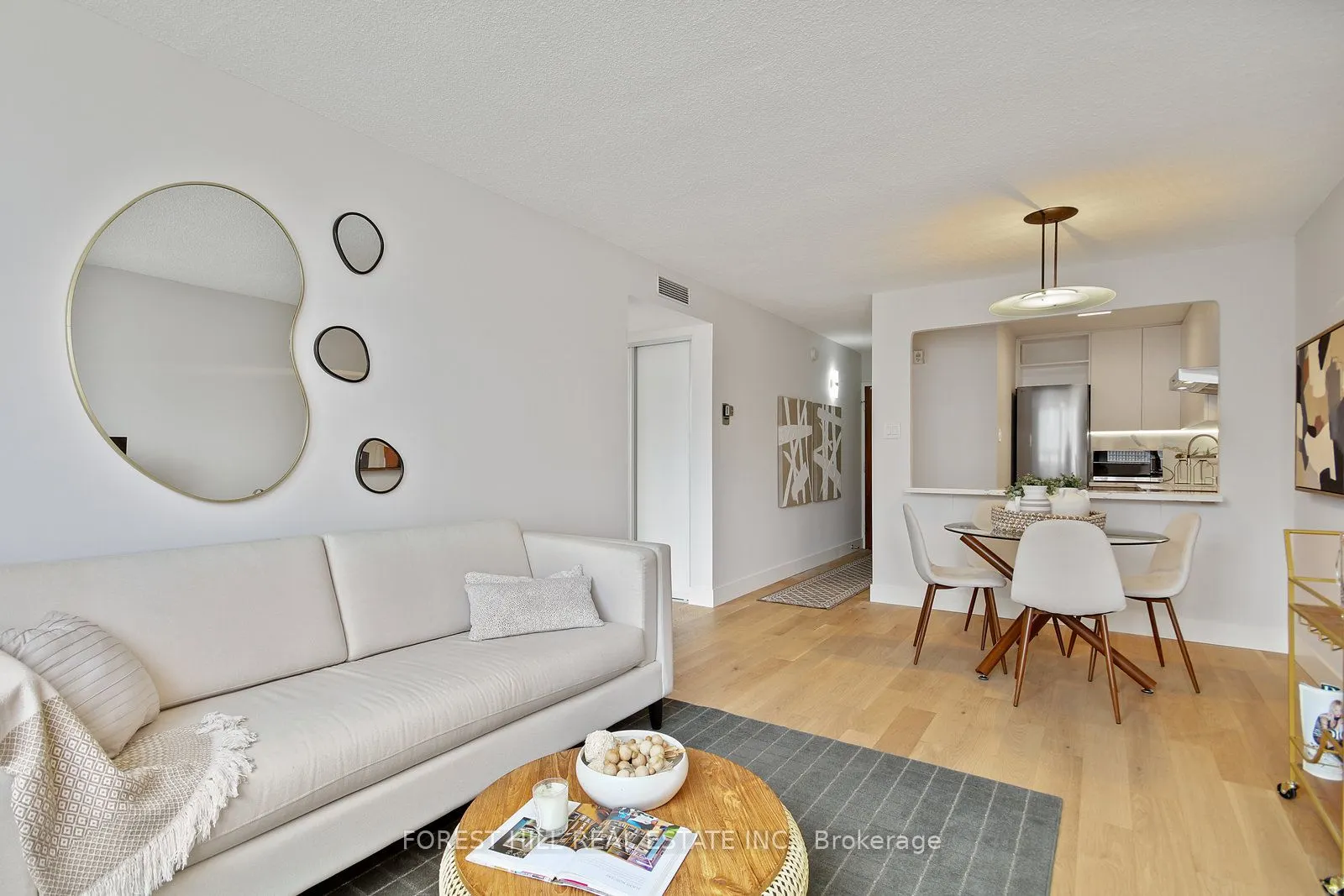 914 Yonge Street, #1604