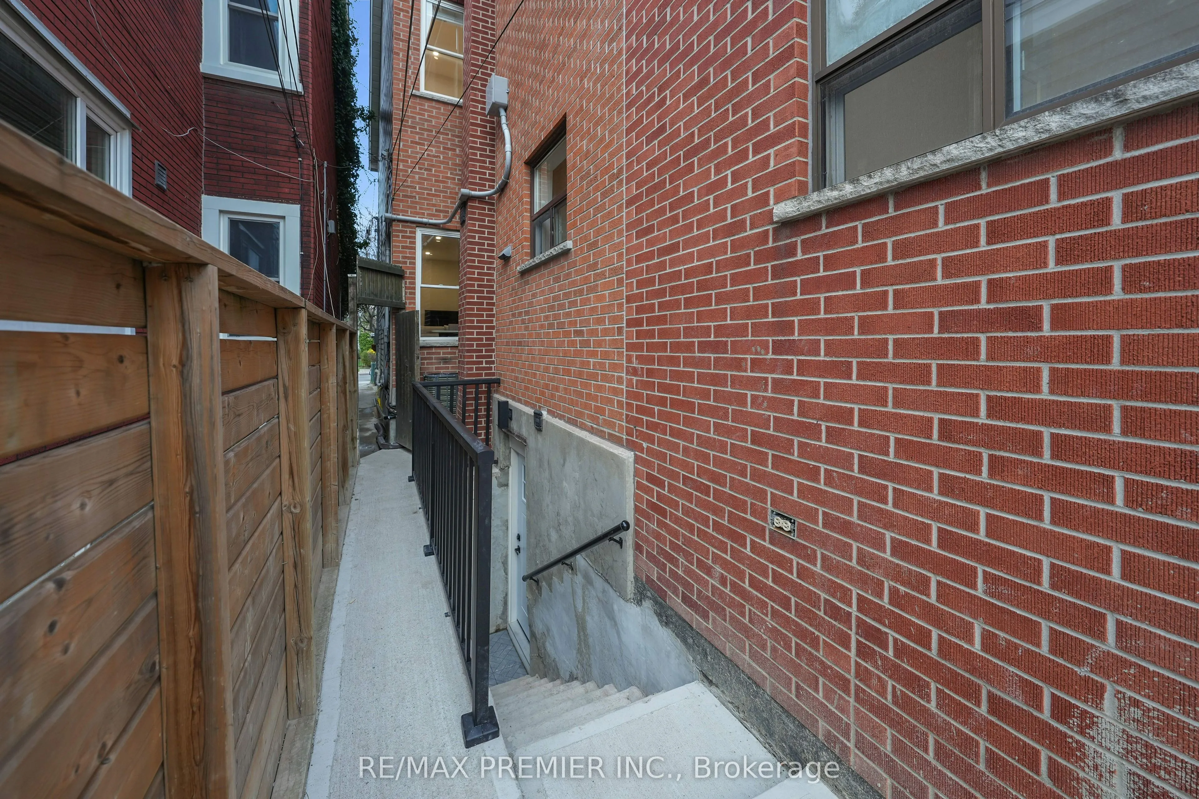 388 Crawford Street