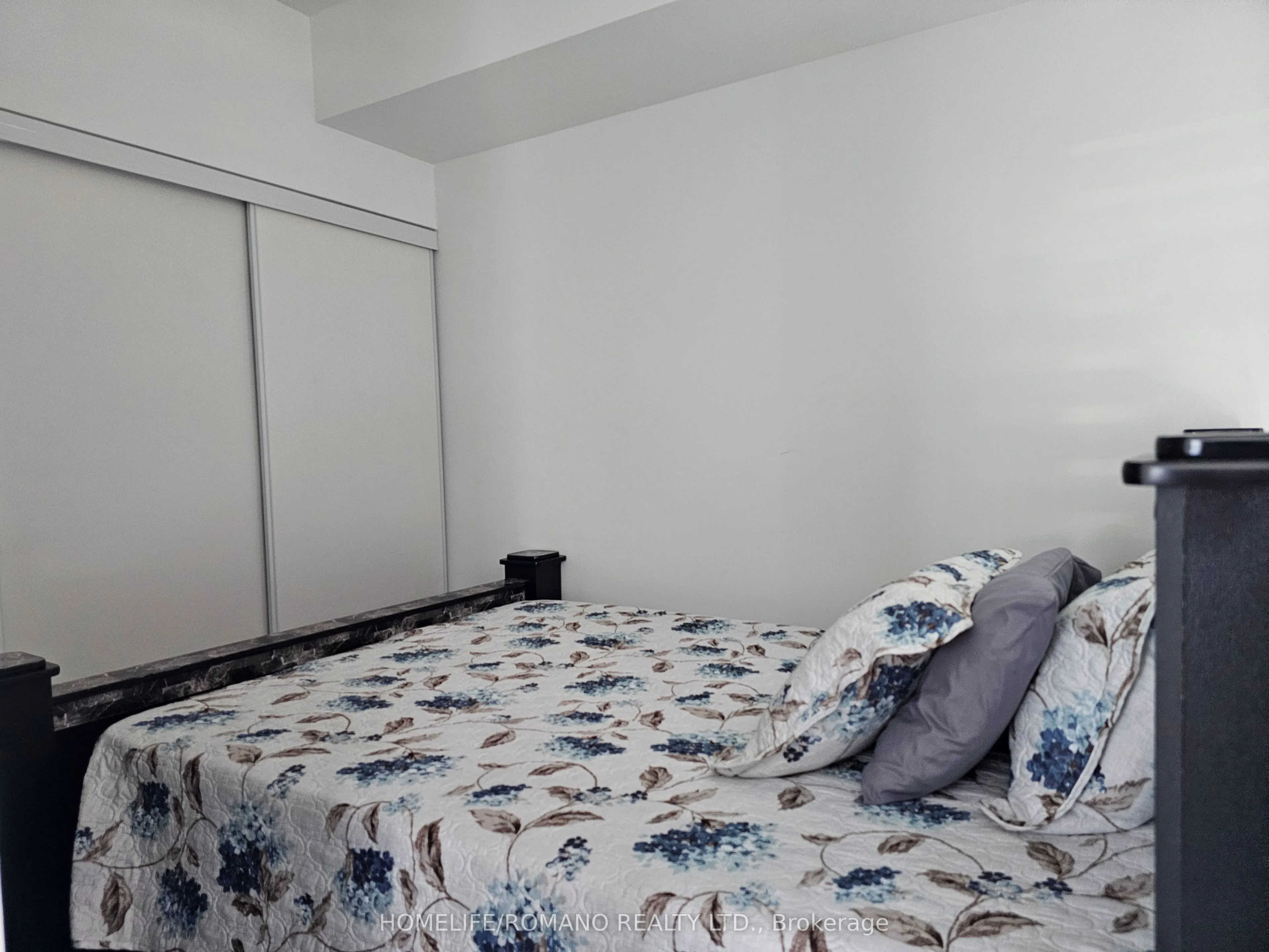 2020 Bathurst Street, #332
