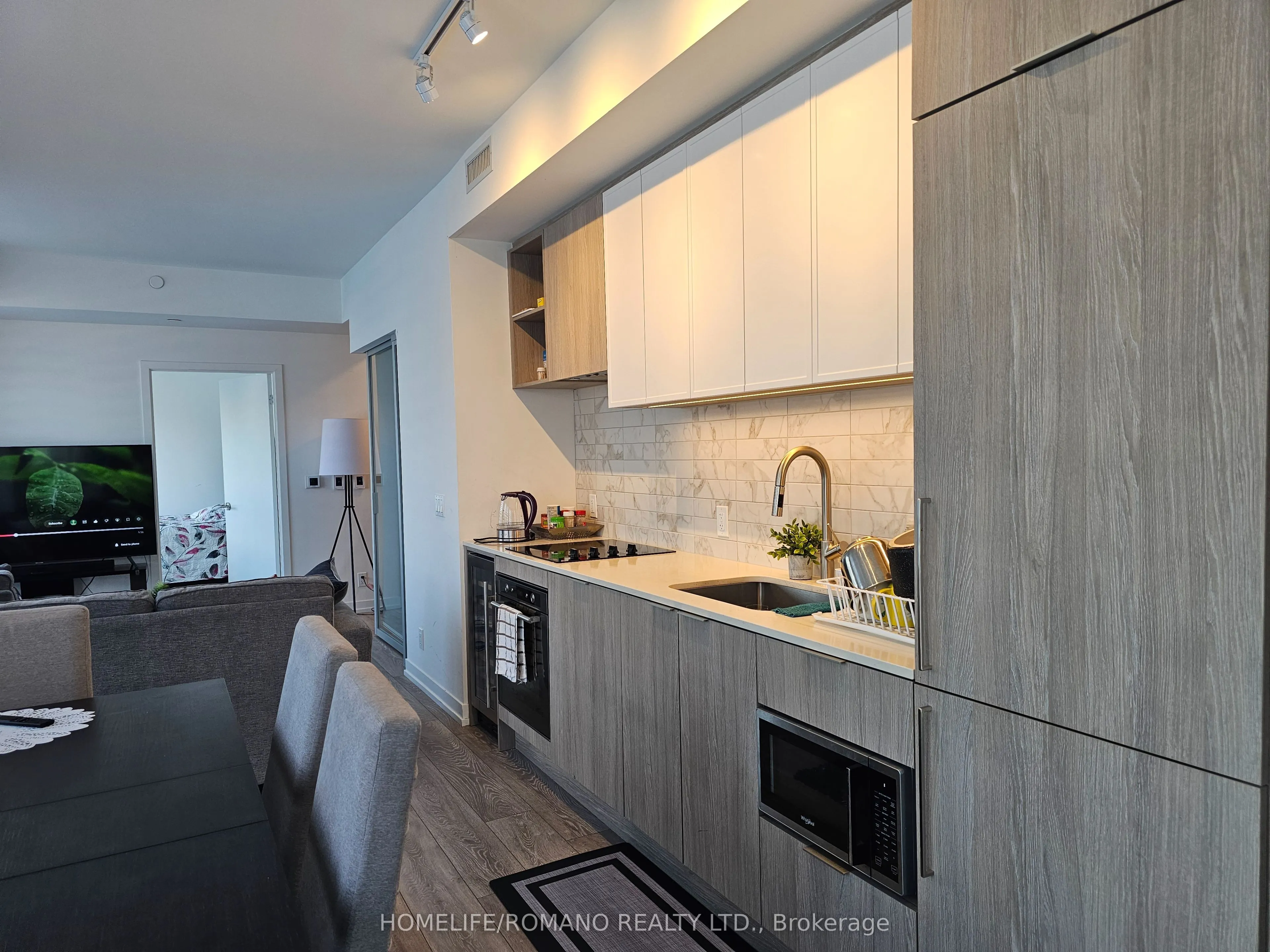 2020 Bathurst Street, #332