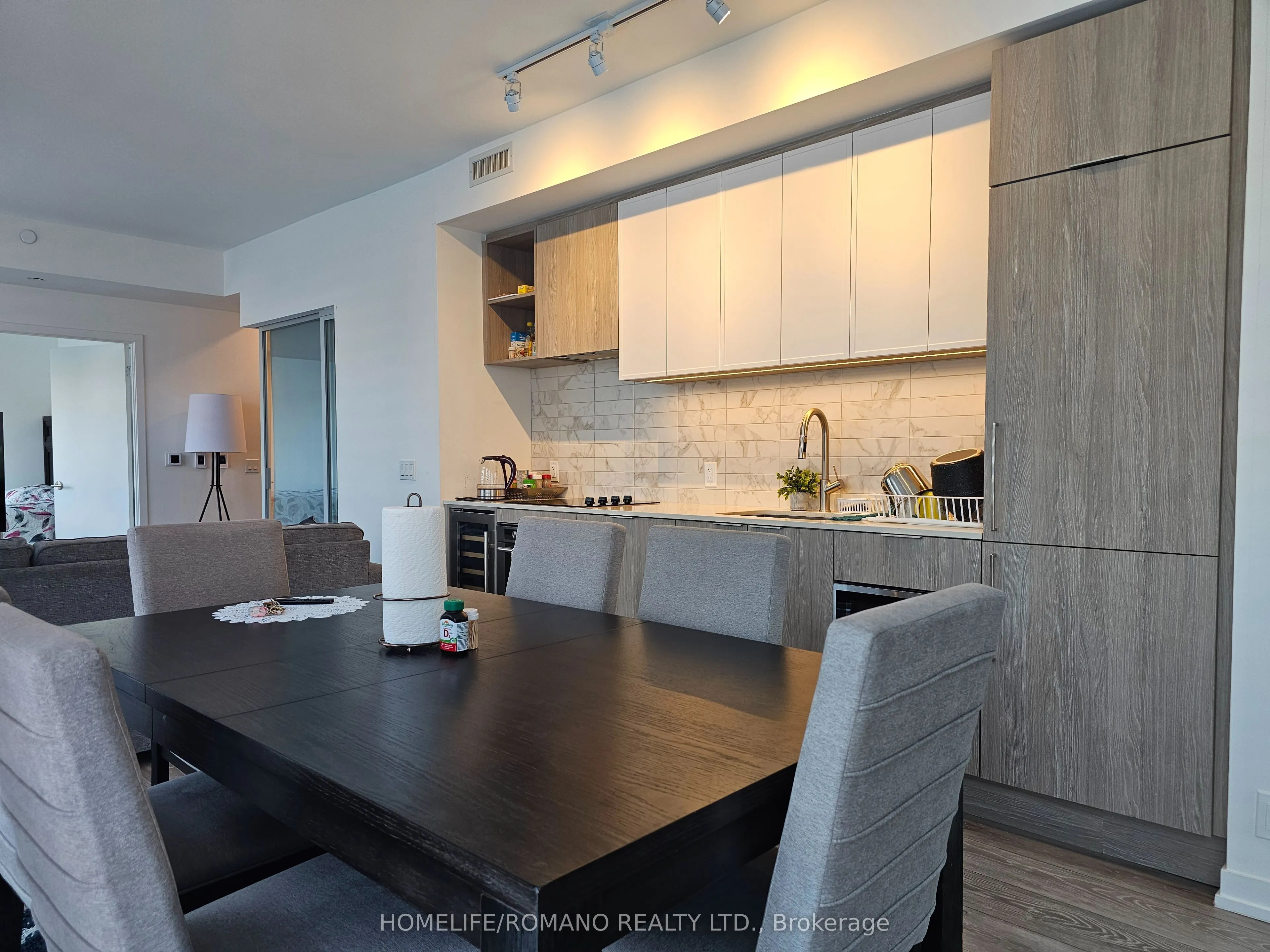 2020 Bathurst Street, #332