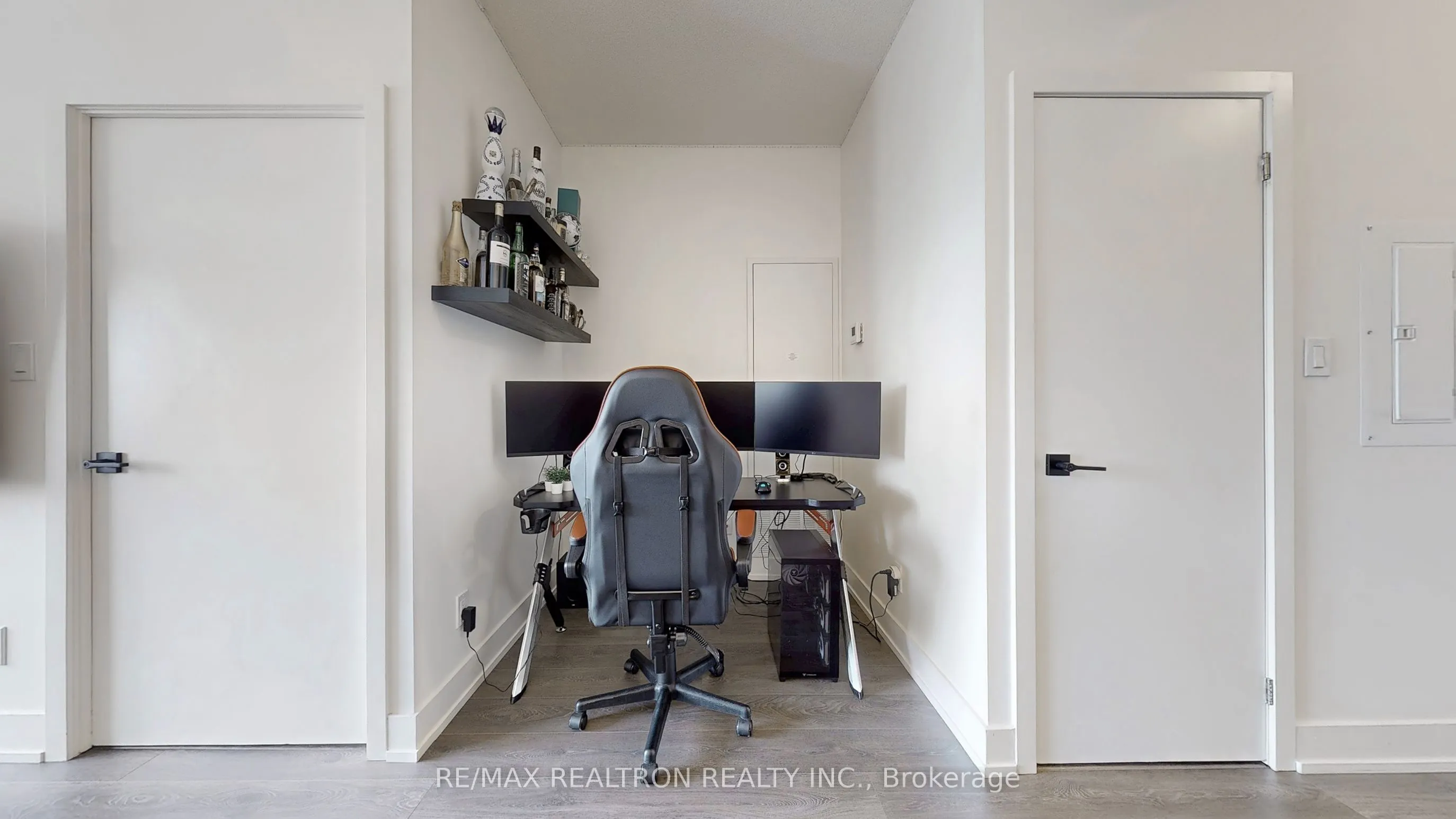 180 Fairview Mall Drive, #1605