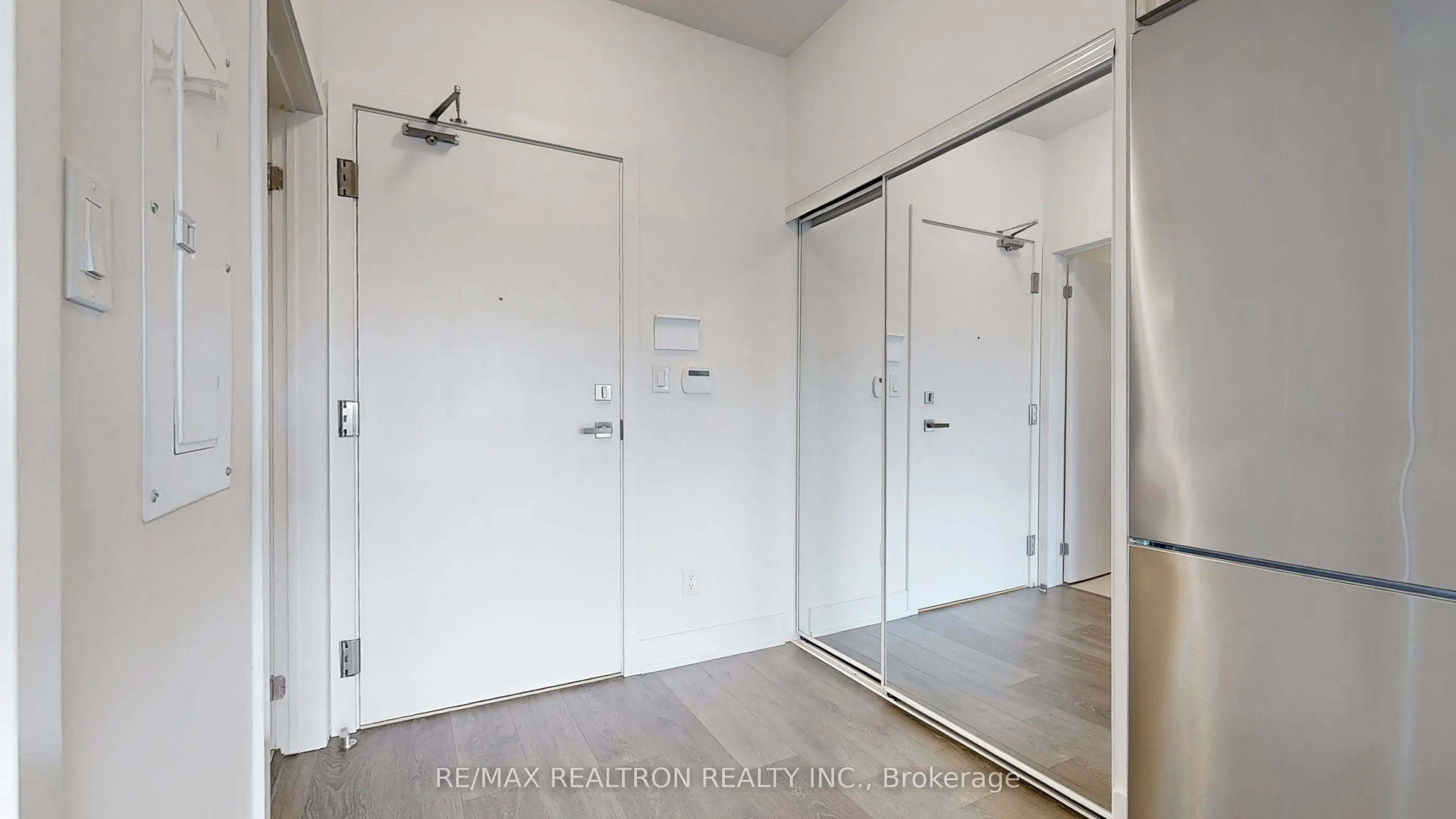 180 Fairview Mall Drive, #1605