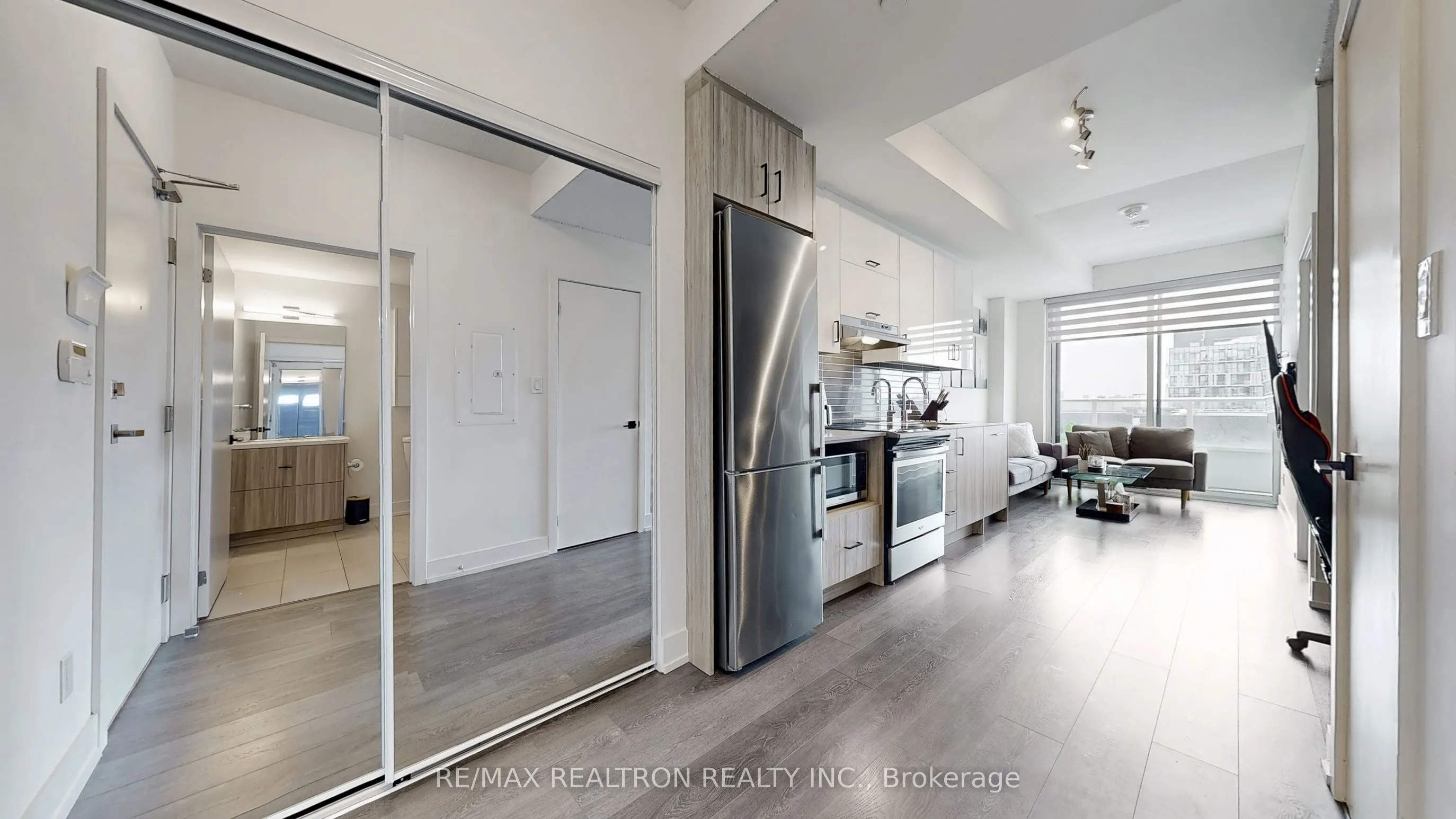 180 Fairview Mall Drive, #1605