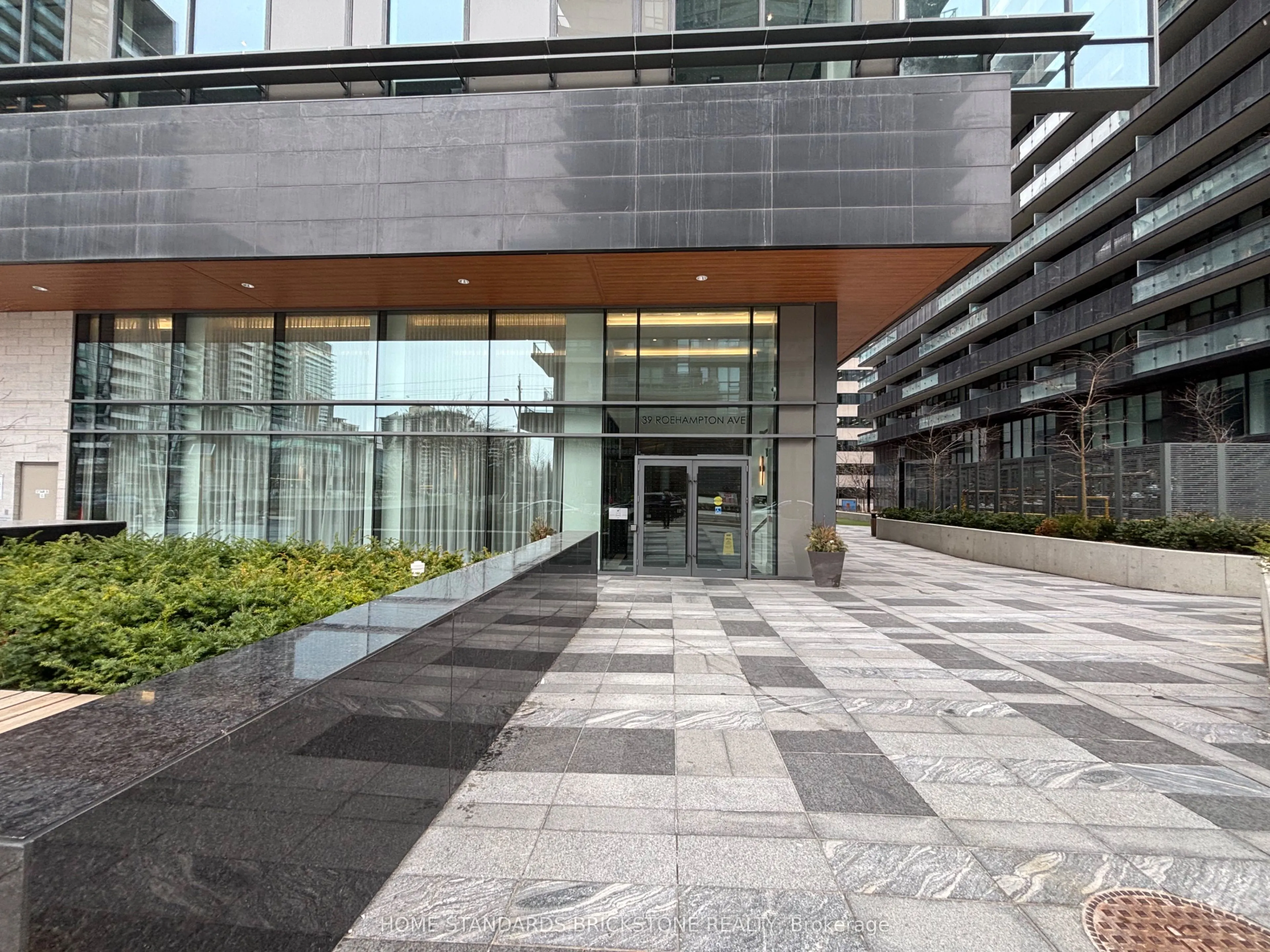 39 Roehampton Avenue, #609