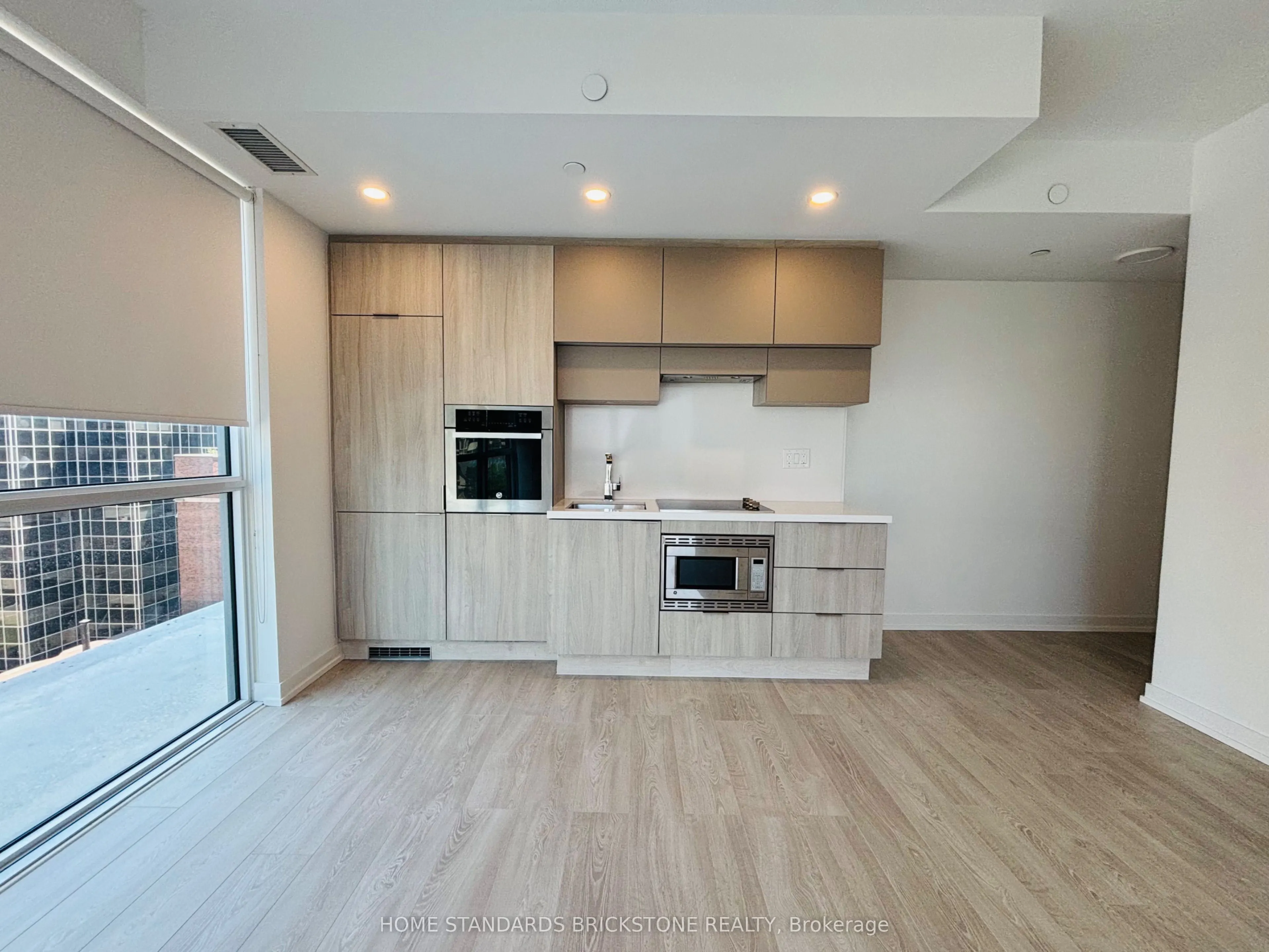 39 Roehampton Avenue, #609