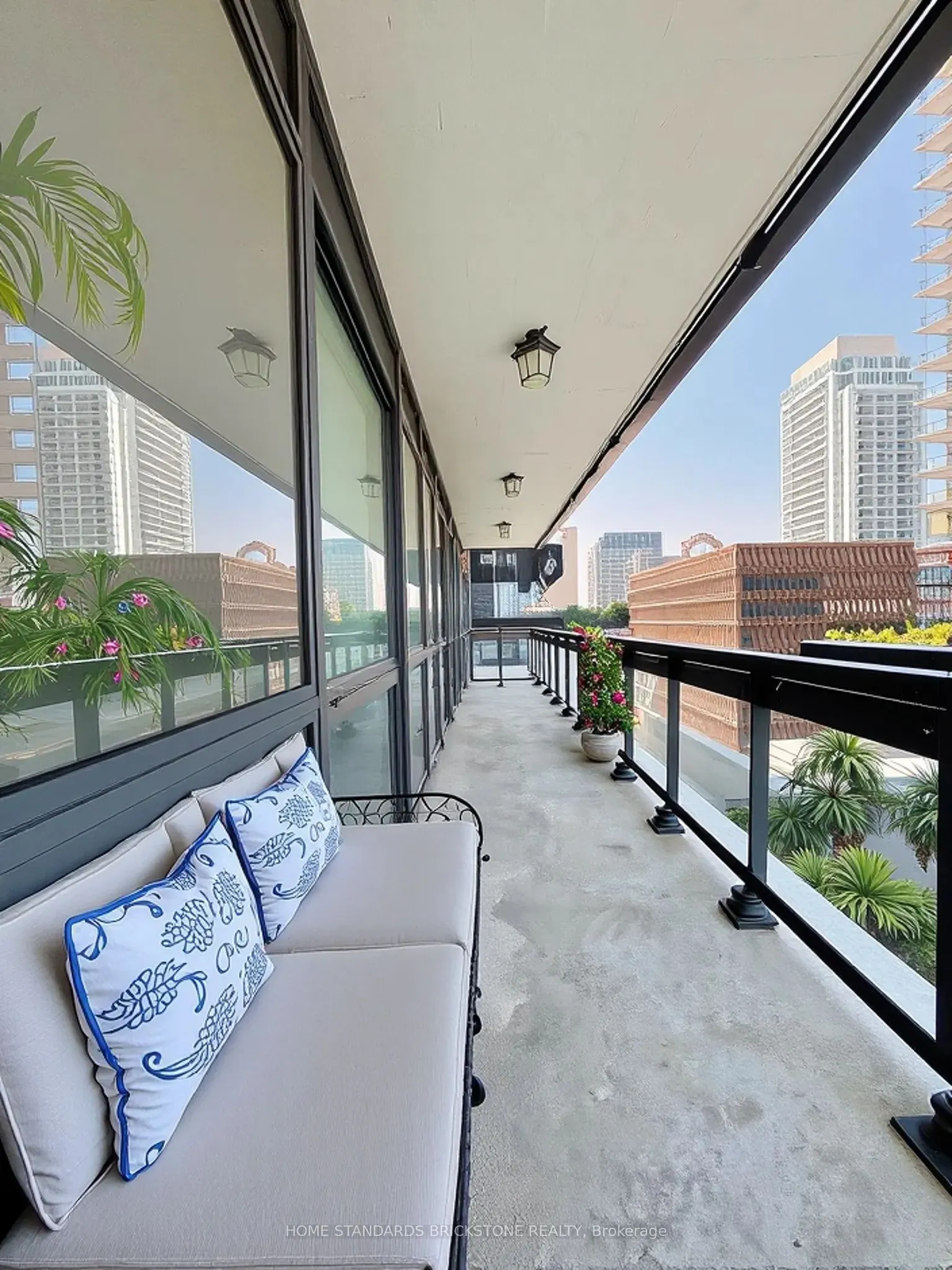 39 Roehampton Avenue, #609
