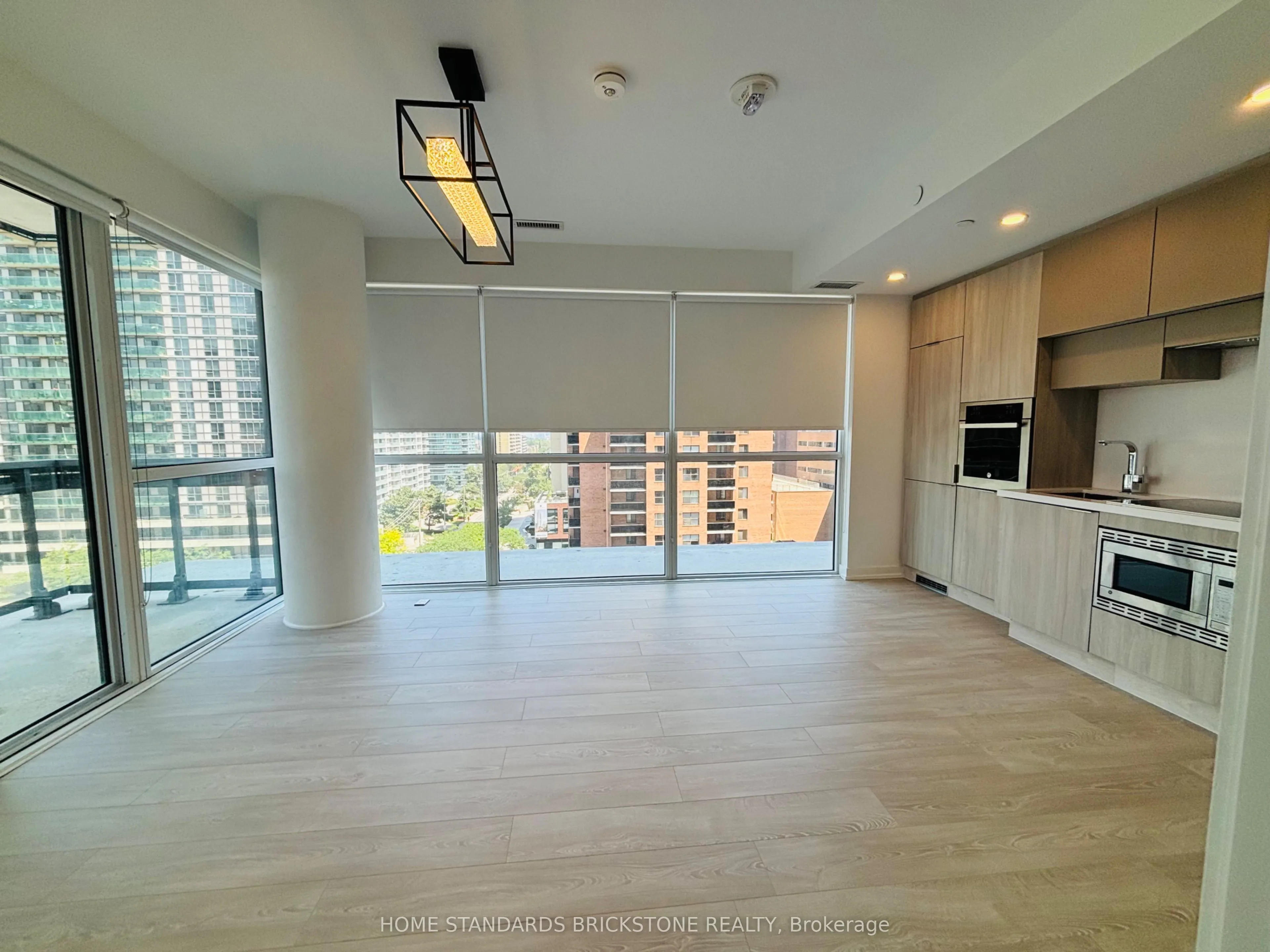 39 Roehampton Avenue, #609
