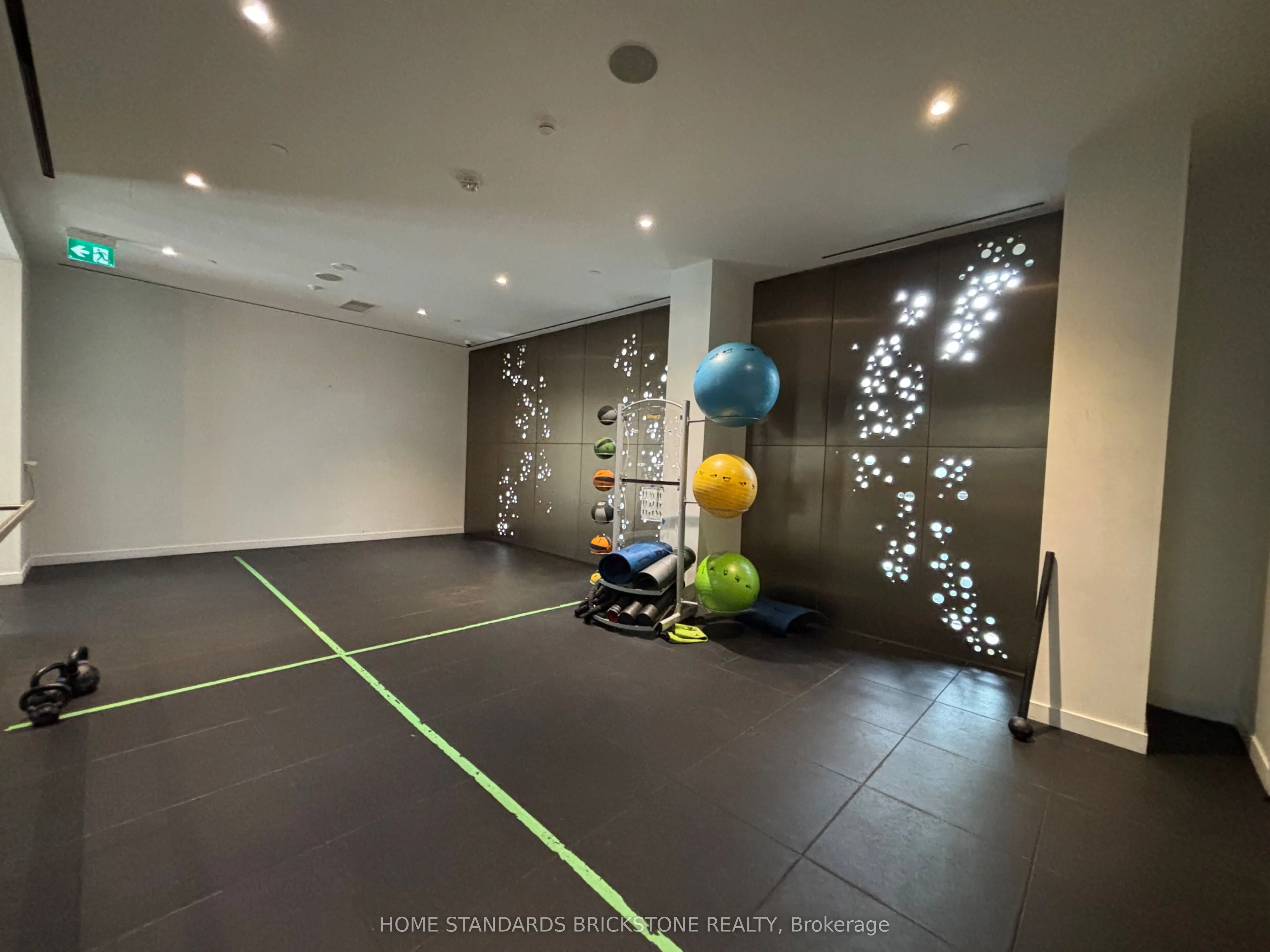 39 Roehampton Avenue, #609