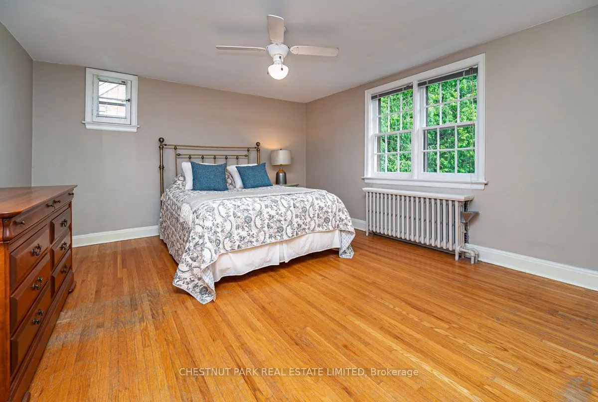 233 Yonge Boulevard