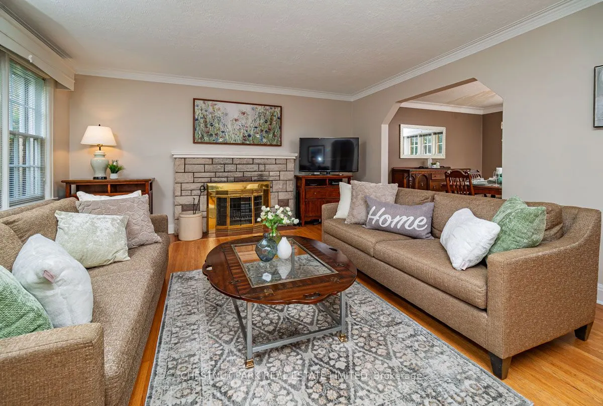 233 Yonge Boulevard